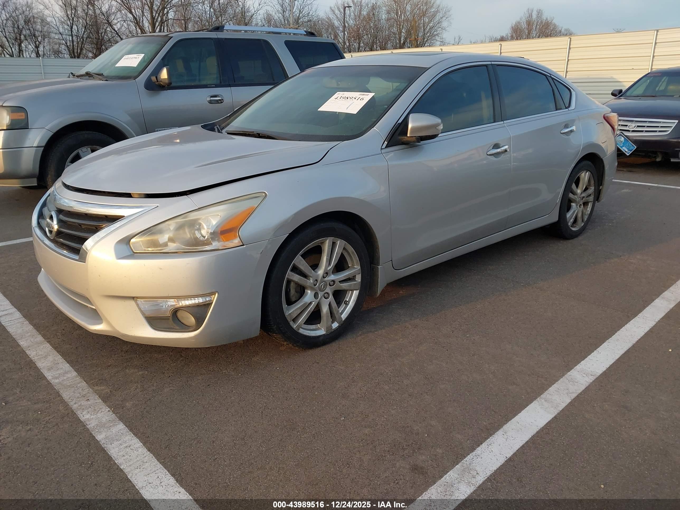 NISSAN ALTIMA image 2
