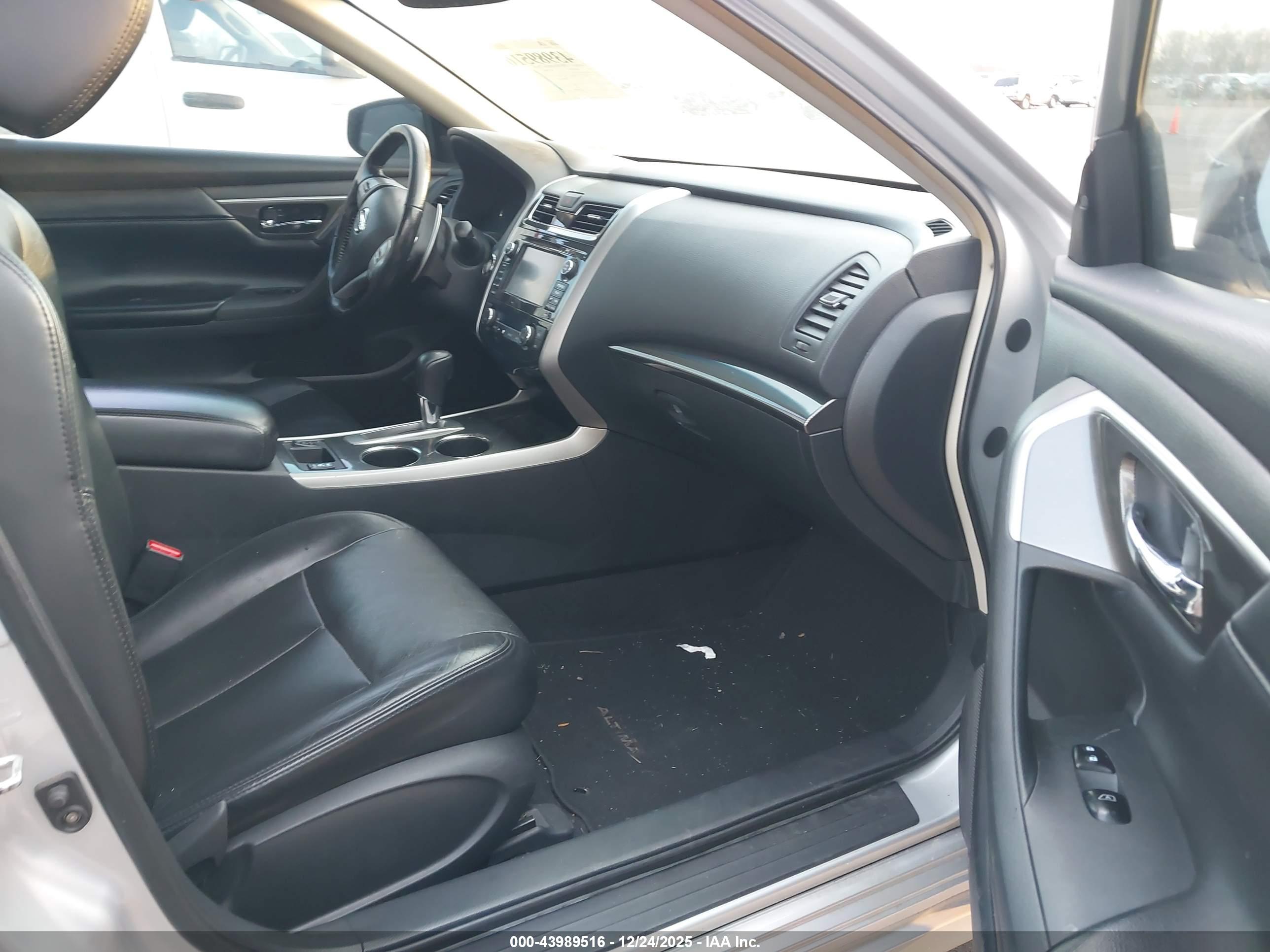 NISSAN ALTIMA image 5