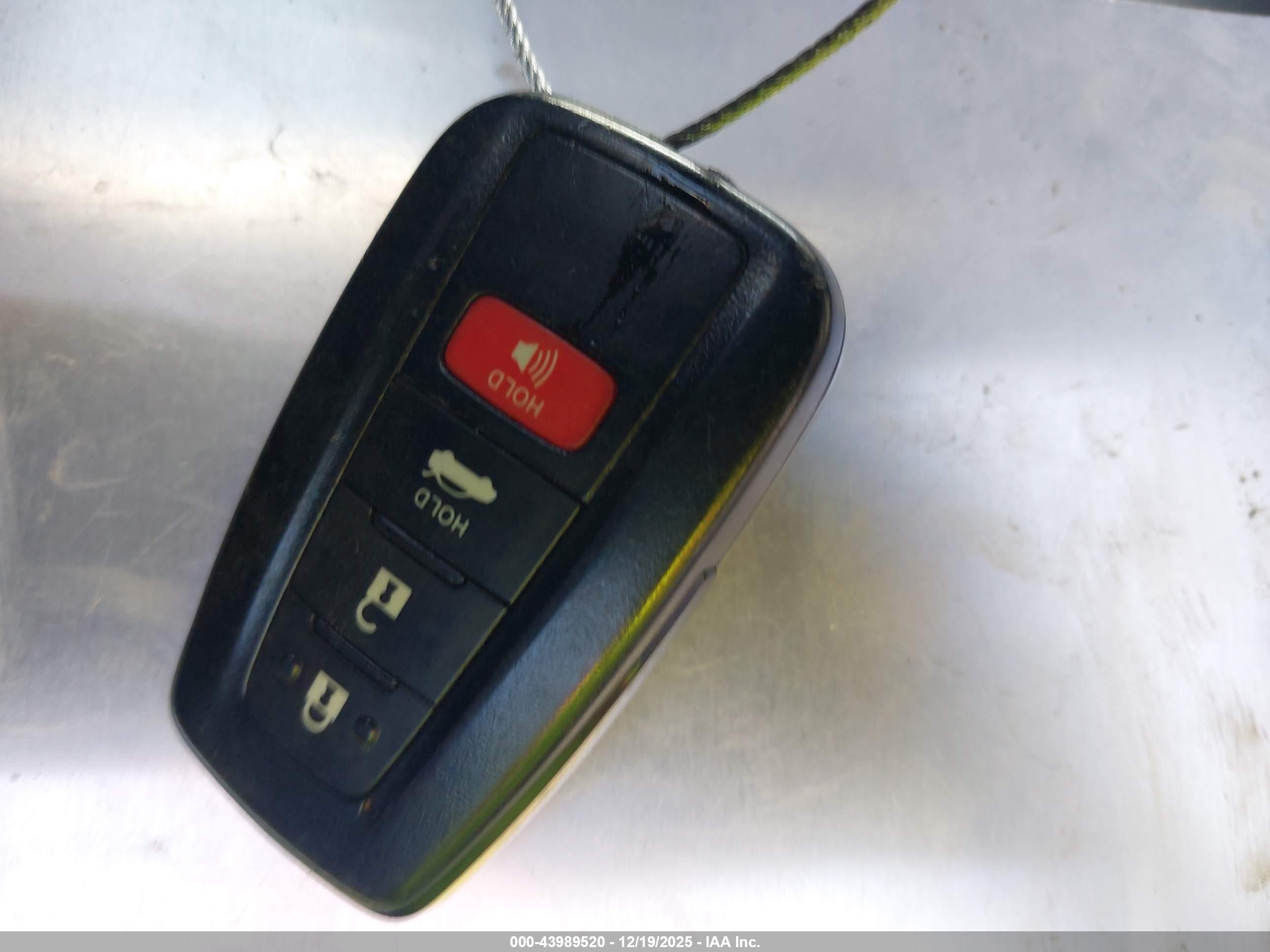 TOYOTA CAMRY image 11