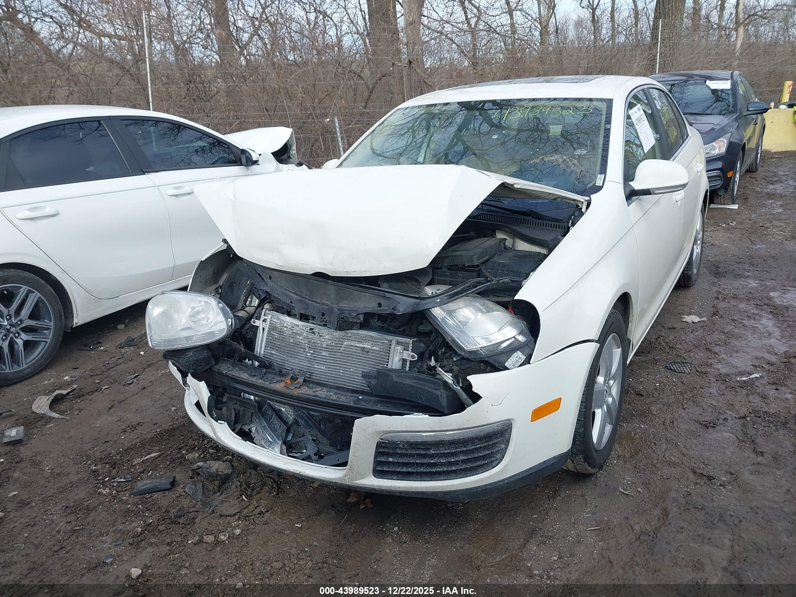 VOLKSWAGEN JETTA image 2