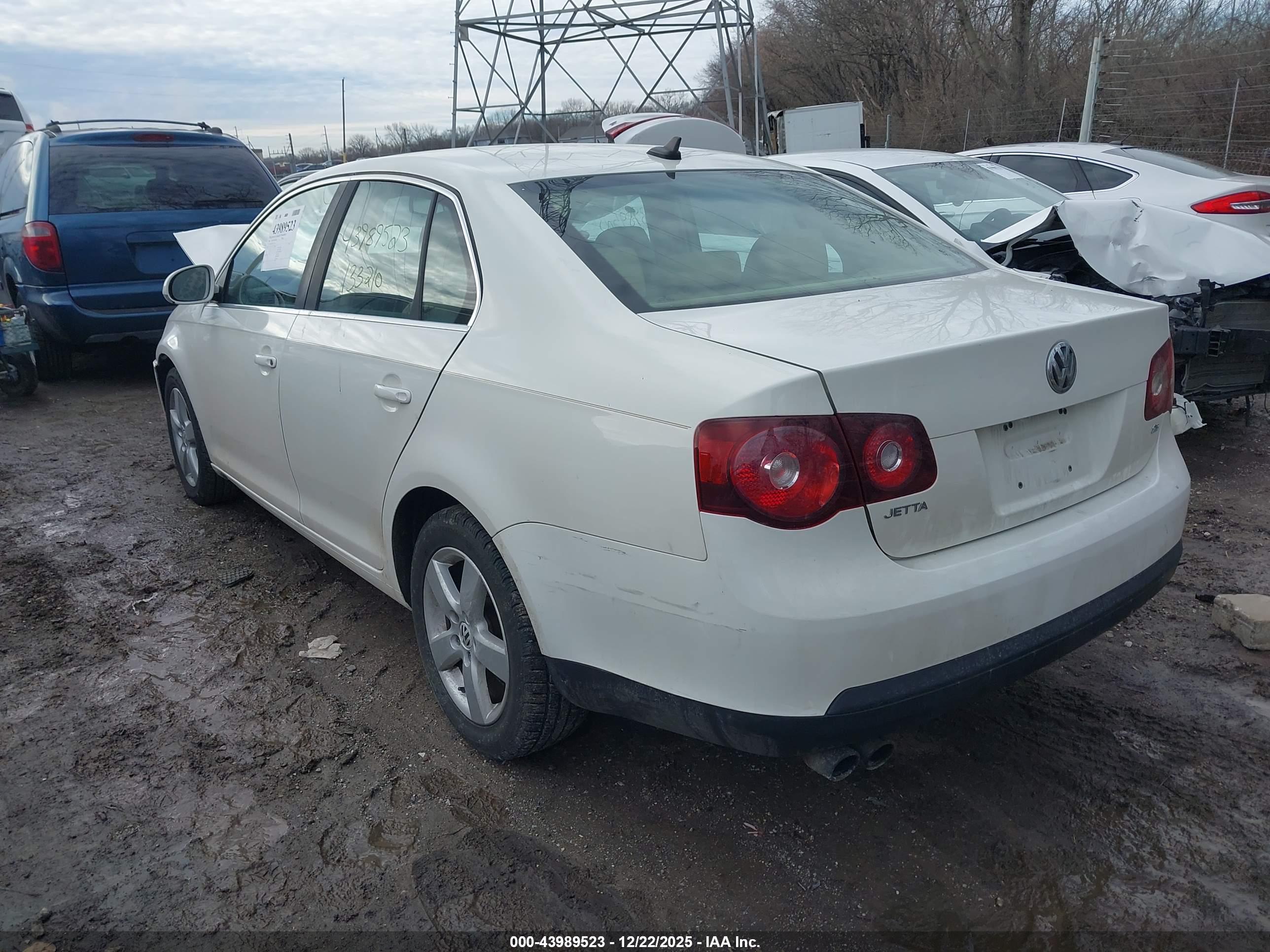 VOLKSWAGEN JETTA image 3