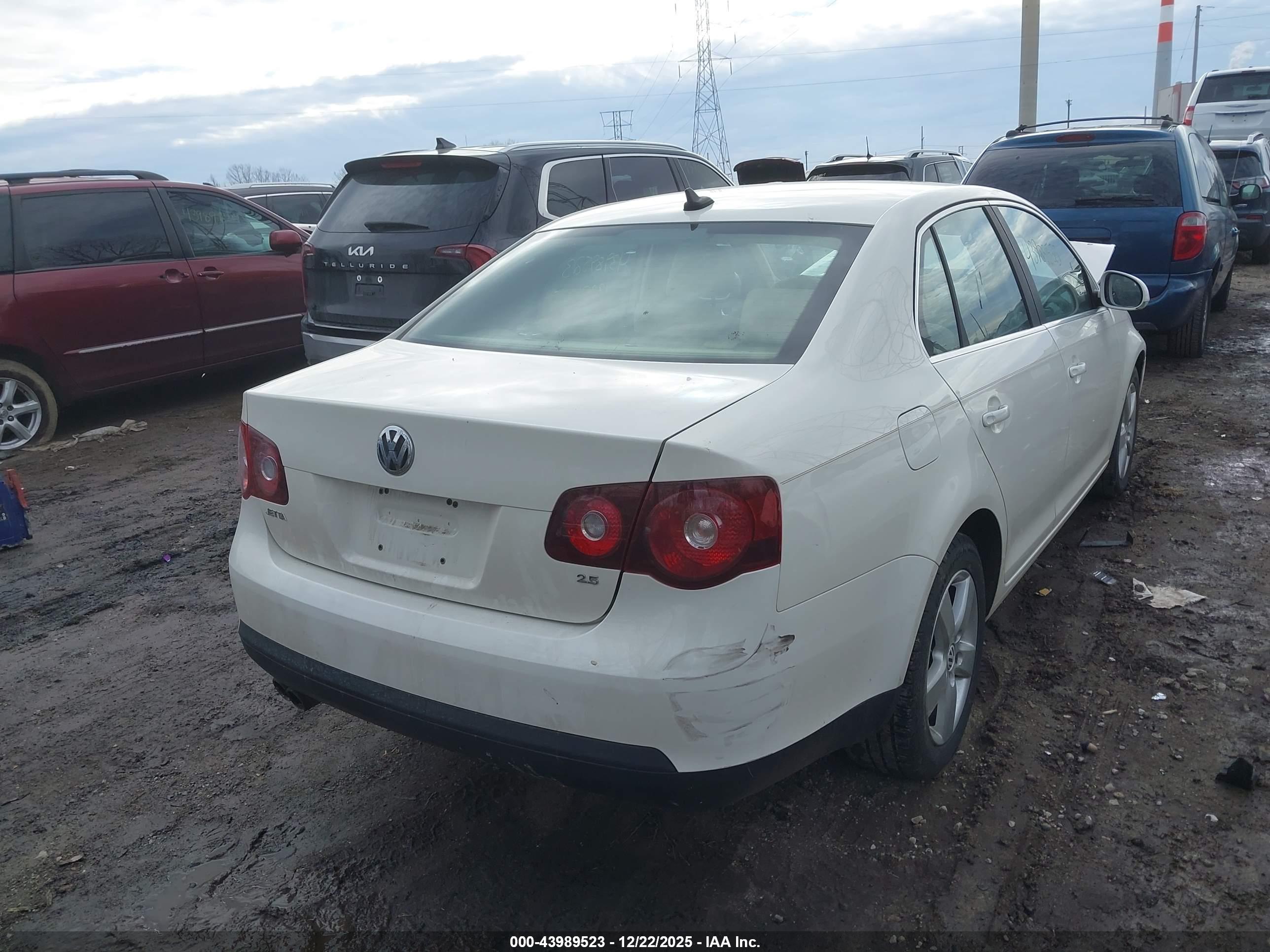 VOLKSWAGEN JETTA image 4