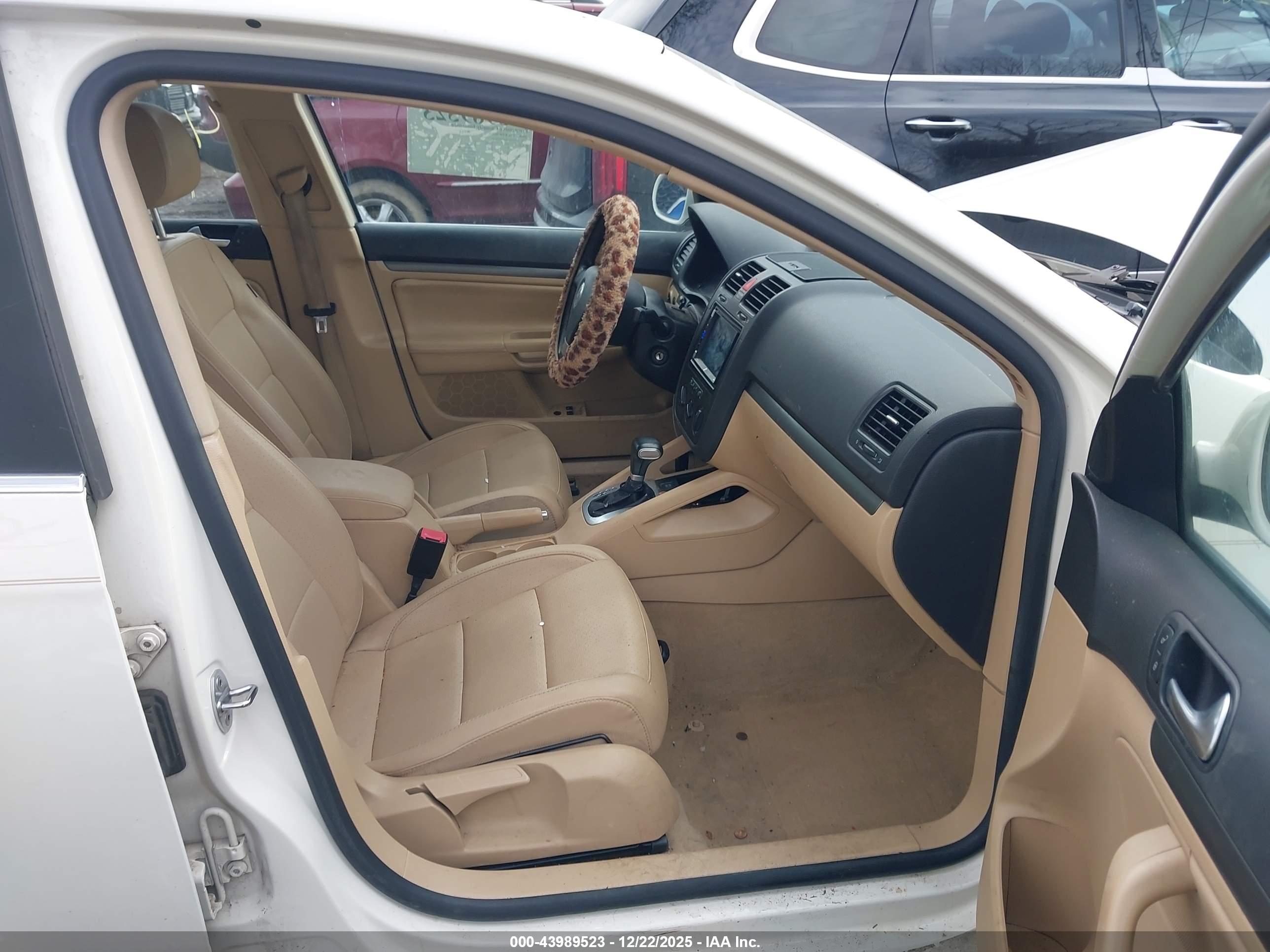 VOLKSWAGEN JETTA image 5