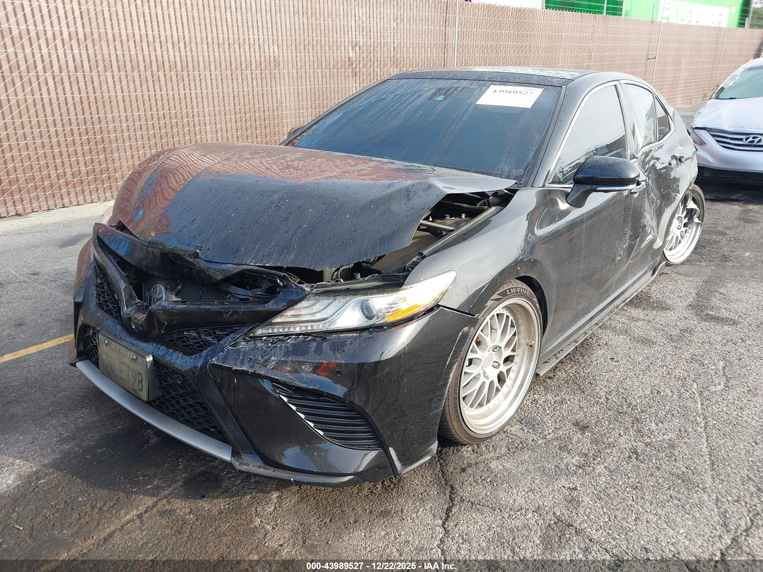 TOYOTA CAMRY image 2