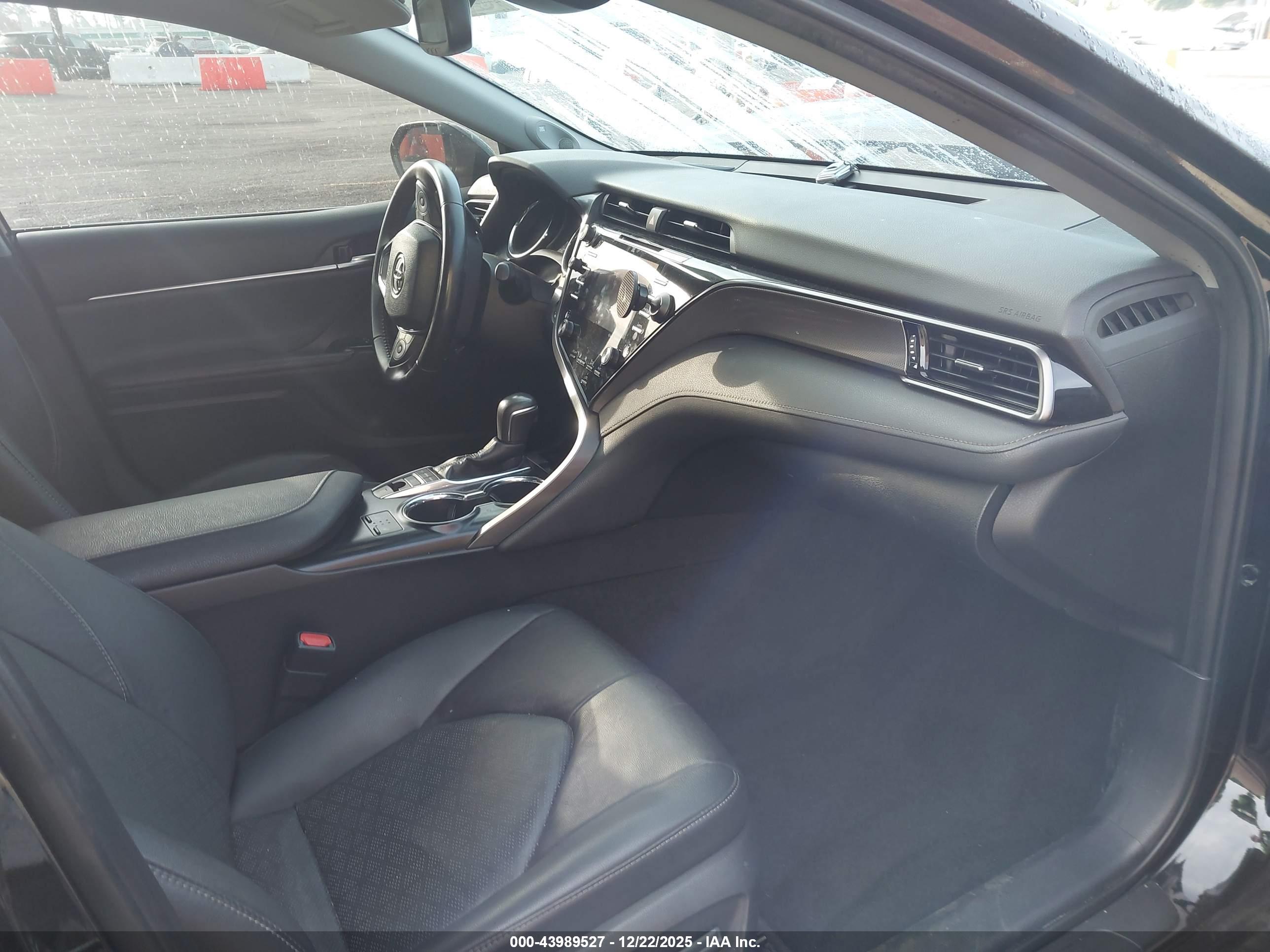 TOYOTA CAMRY image 5