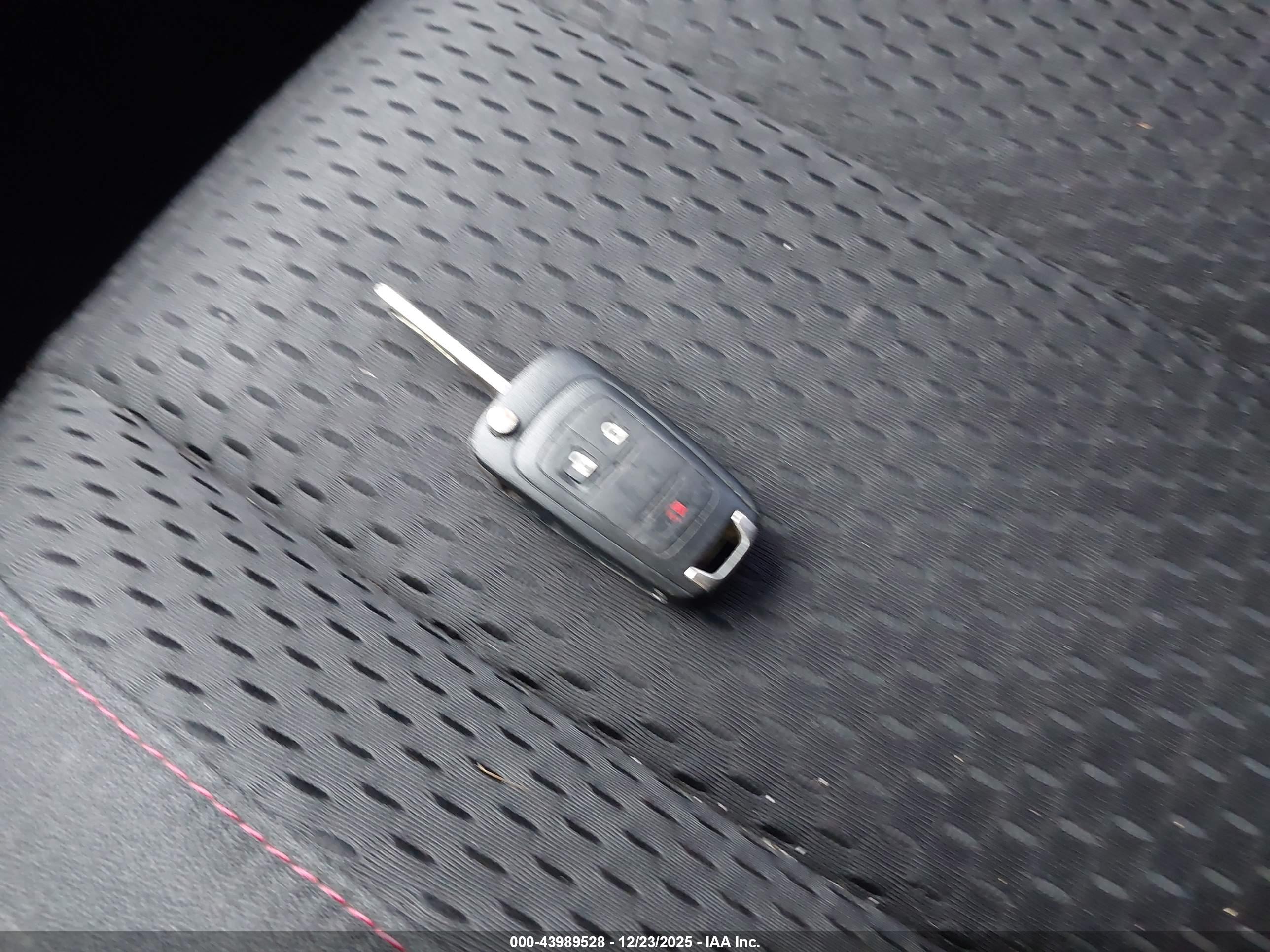 GMC TERRAIN image 11