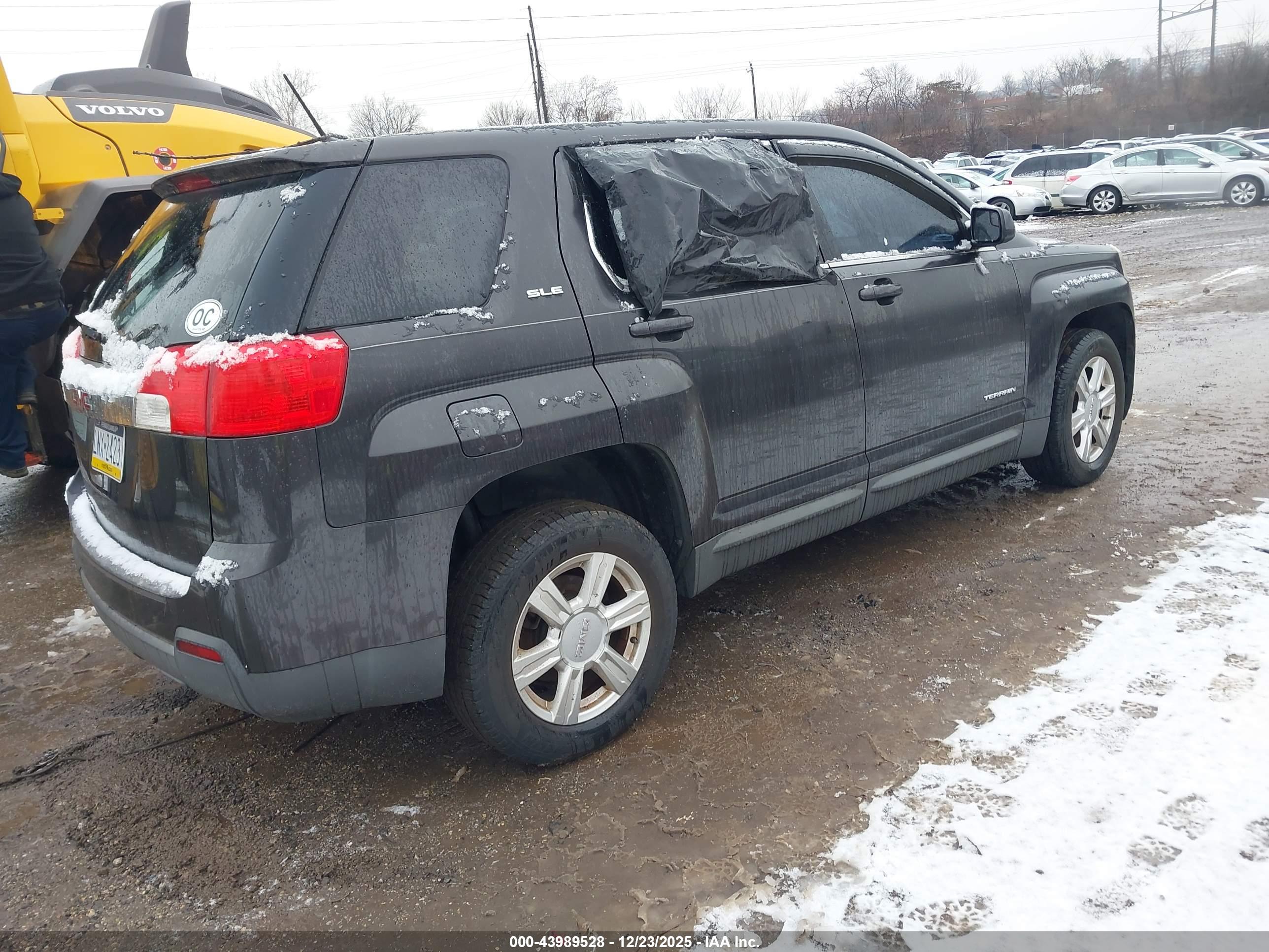 GMC TERRAIN image 4