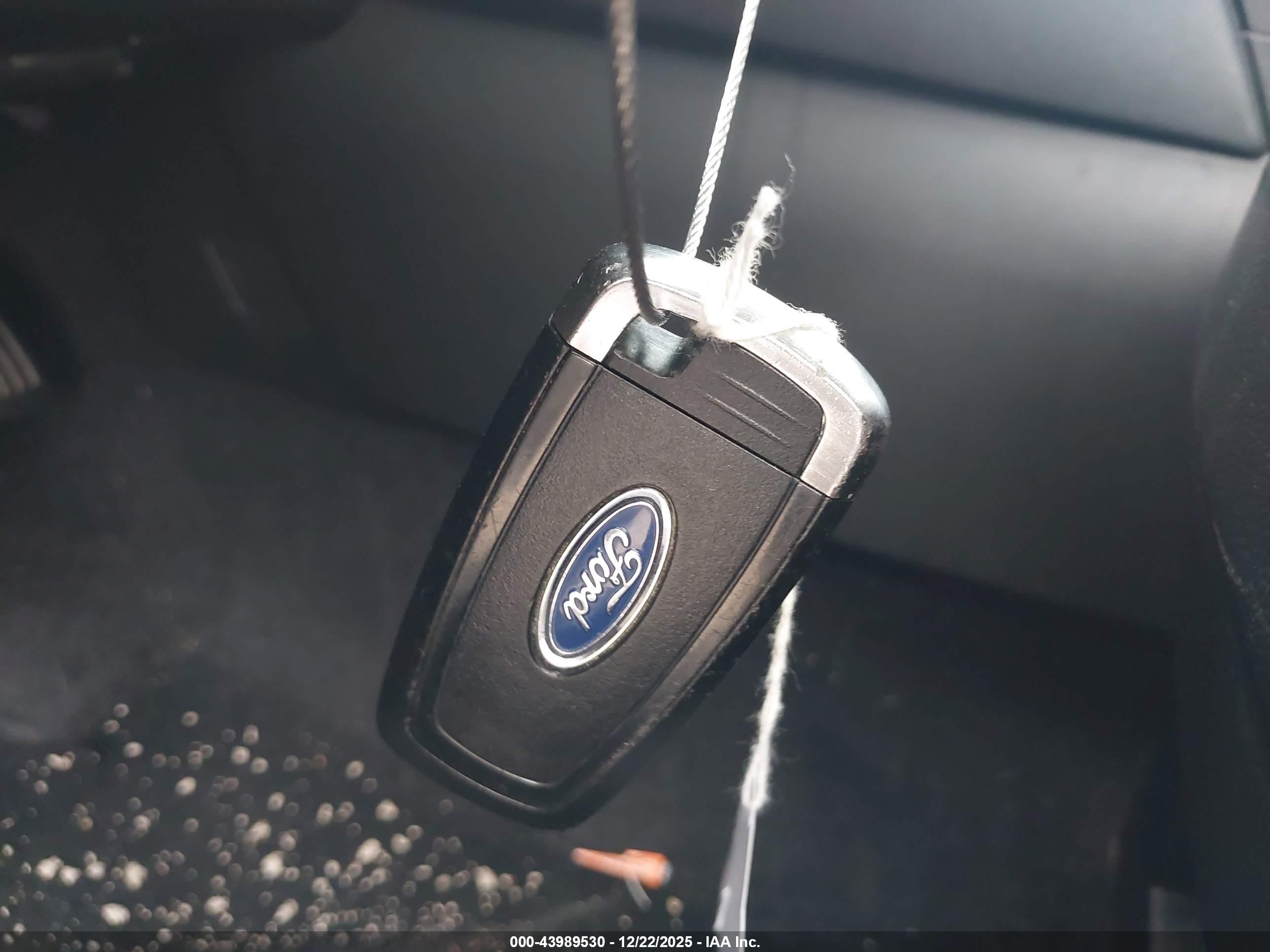 FORD ESCAPE image 11