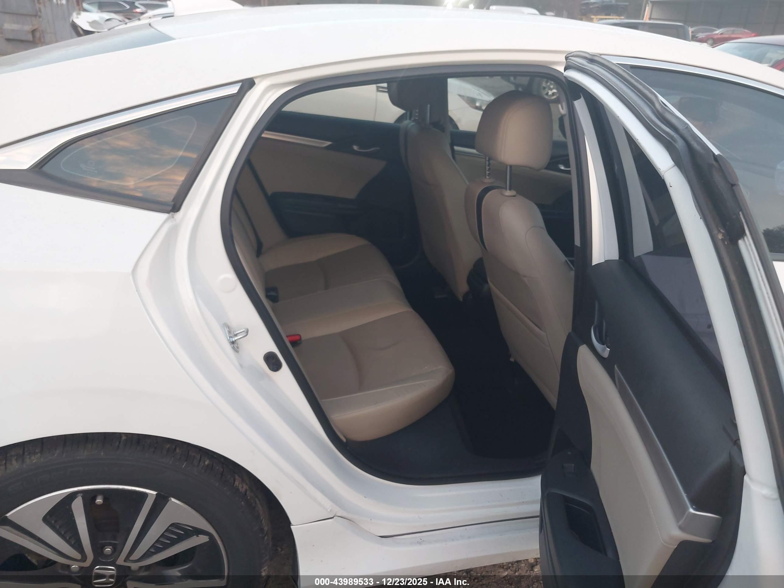 HONDA CIVIC image 8