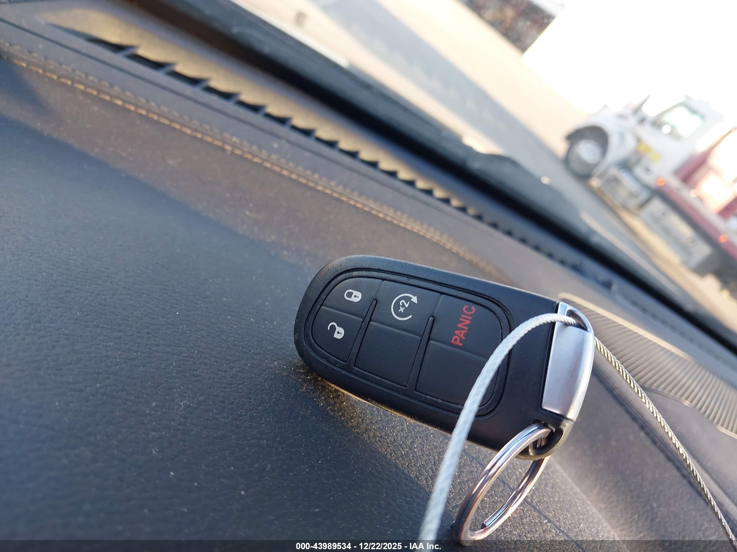 JEEP CHEROKEE image 11