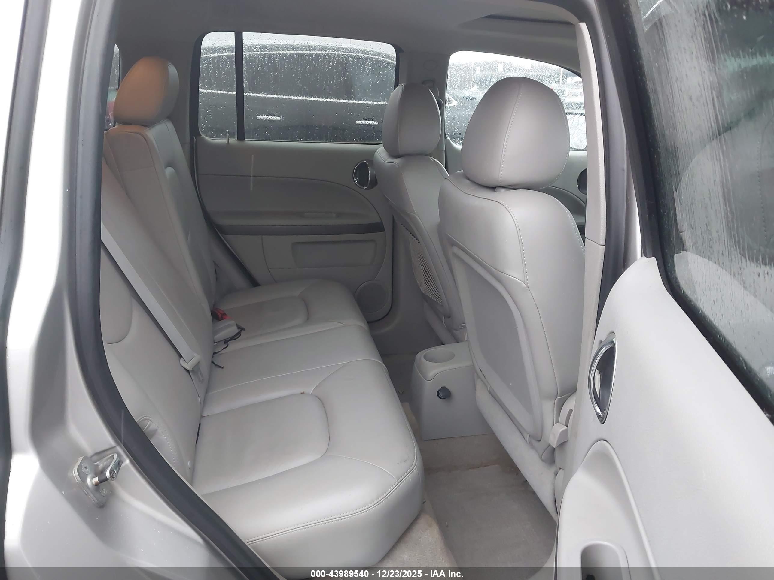 CHEVROLET HHR image 8
