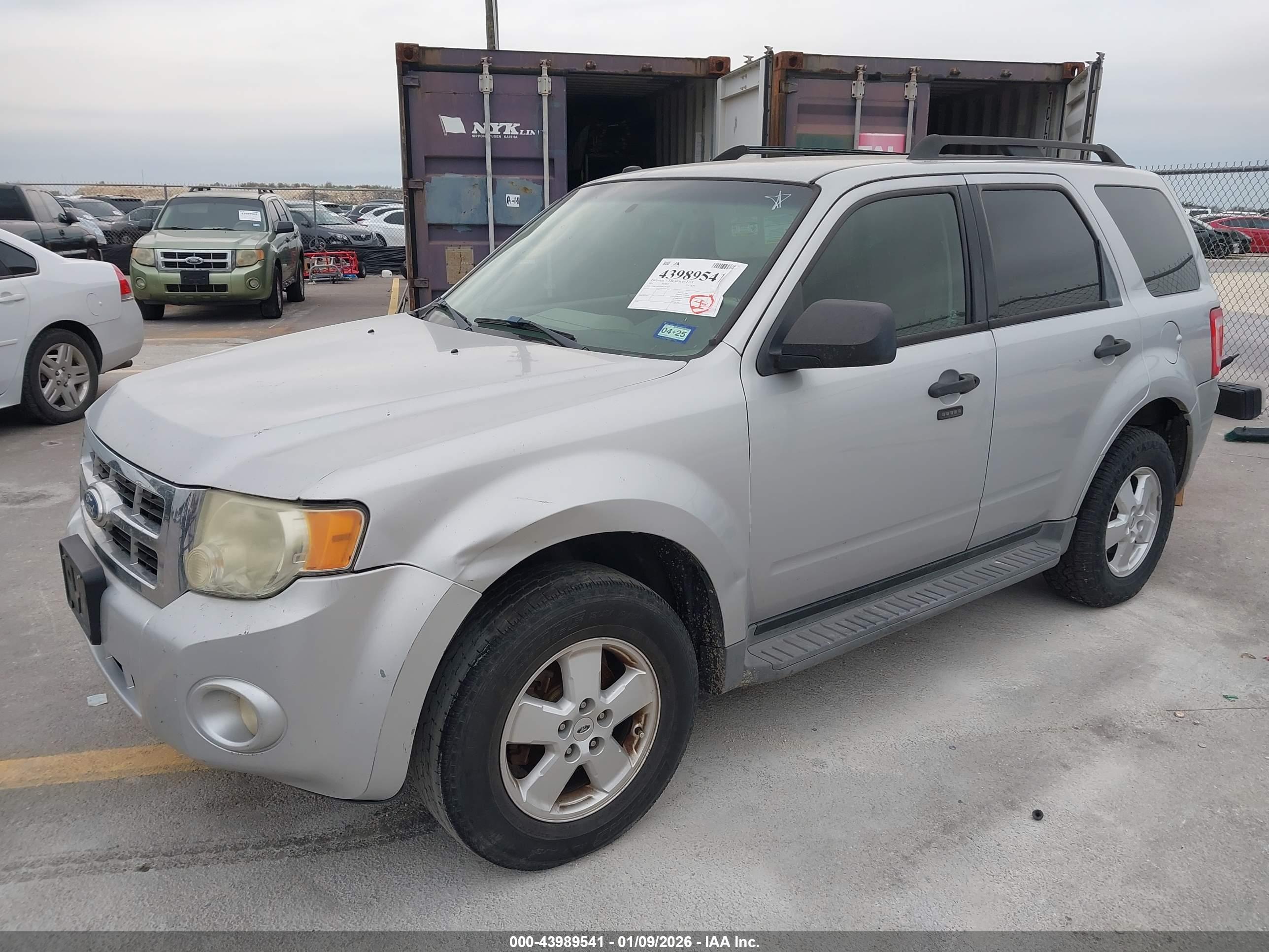 FORD ESCAPE image 2