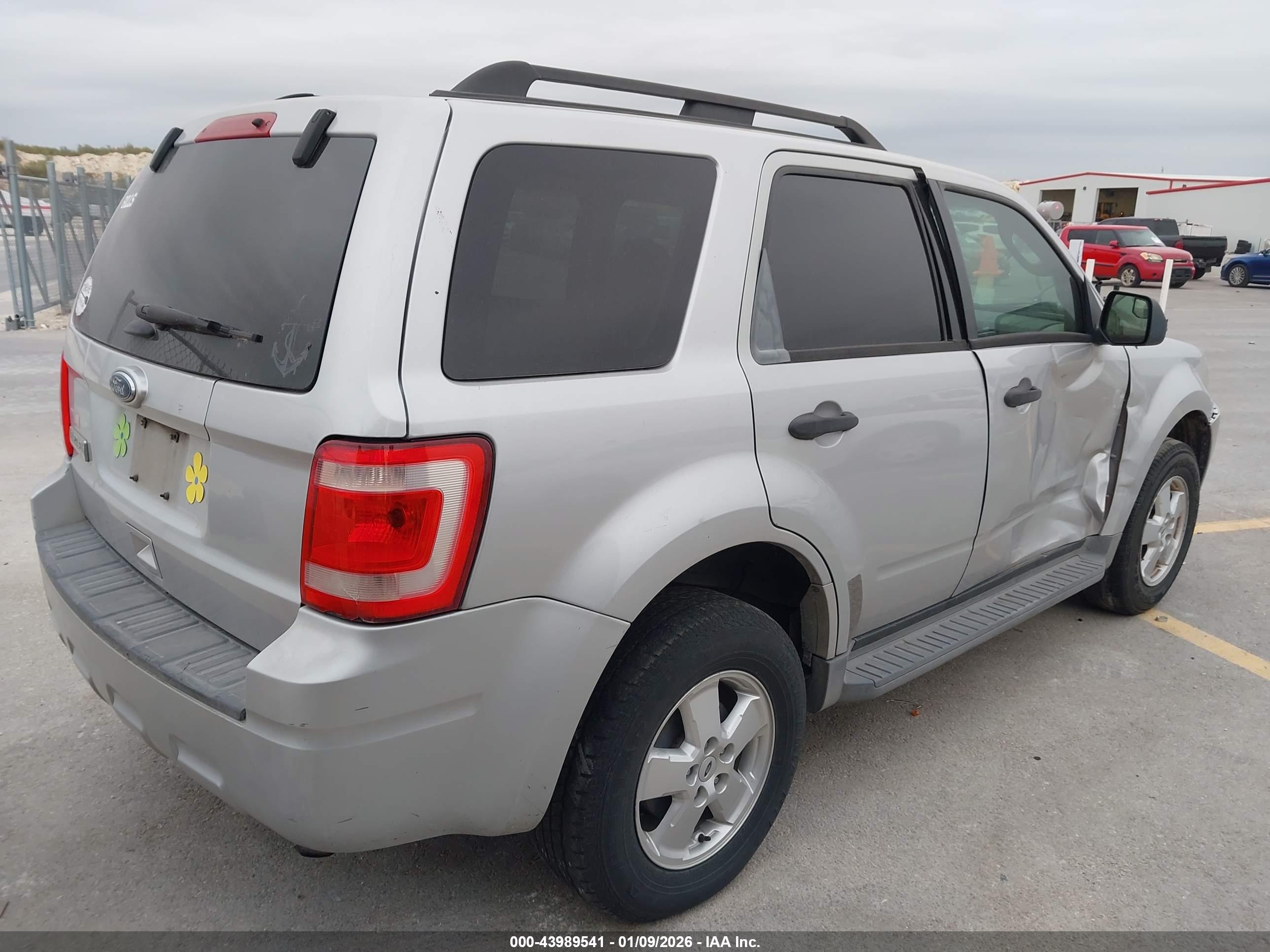 FORD ESCAPE image 4