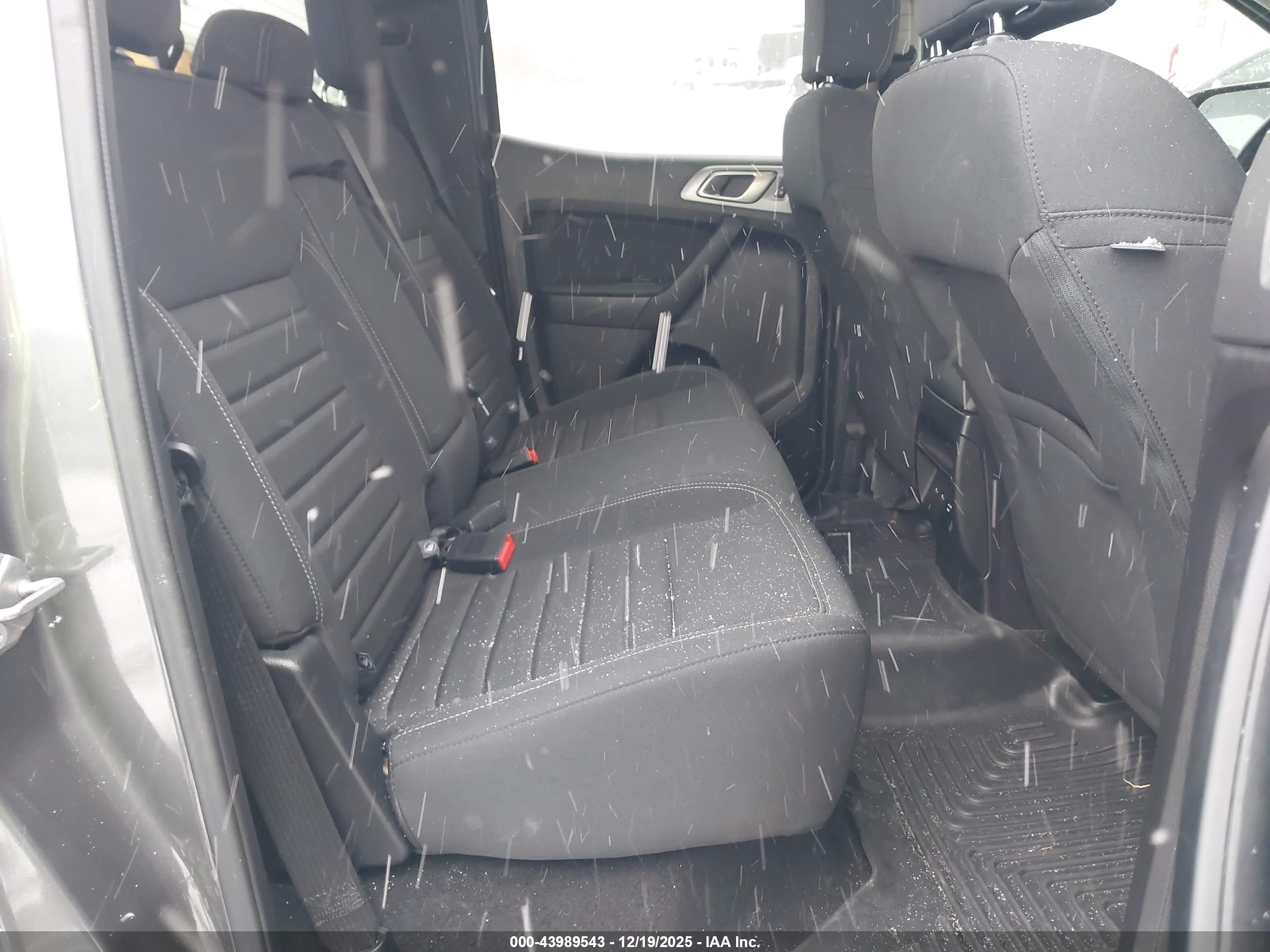 FORD RANGER image 8