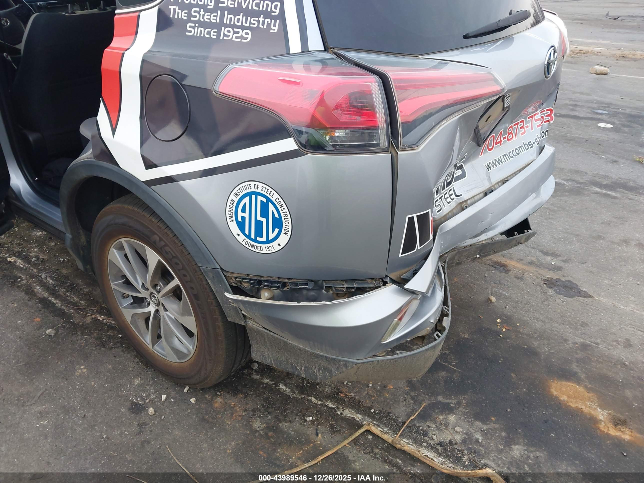 TOYOTA RAV4 image 6