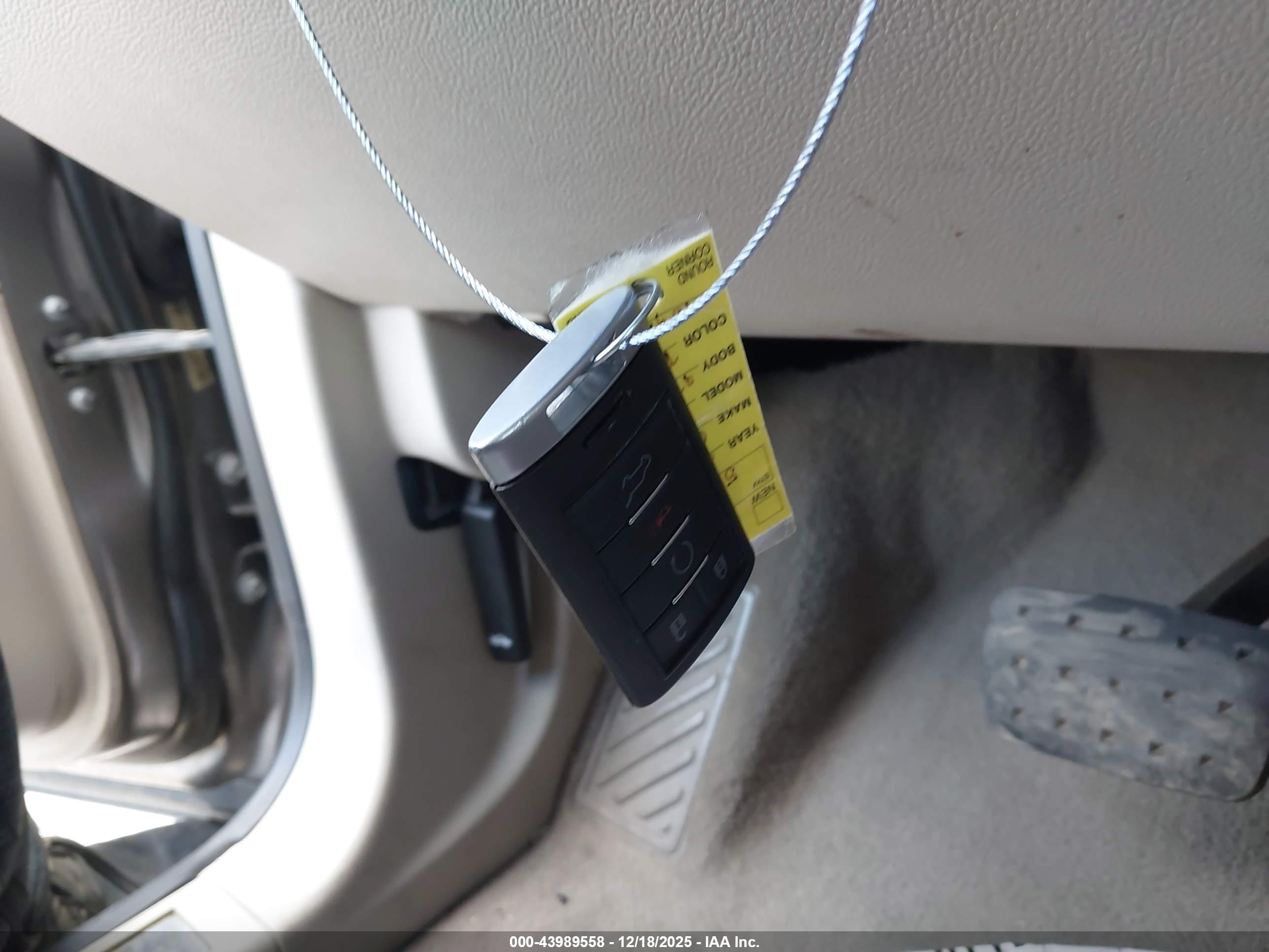 CADILLAC SRX image 11