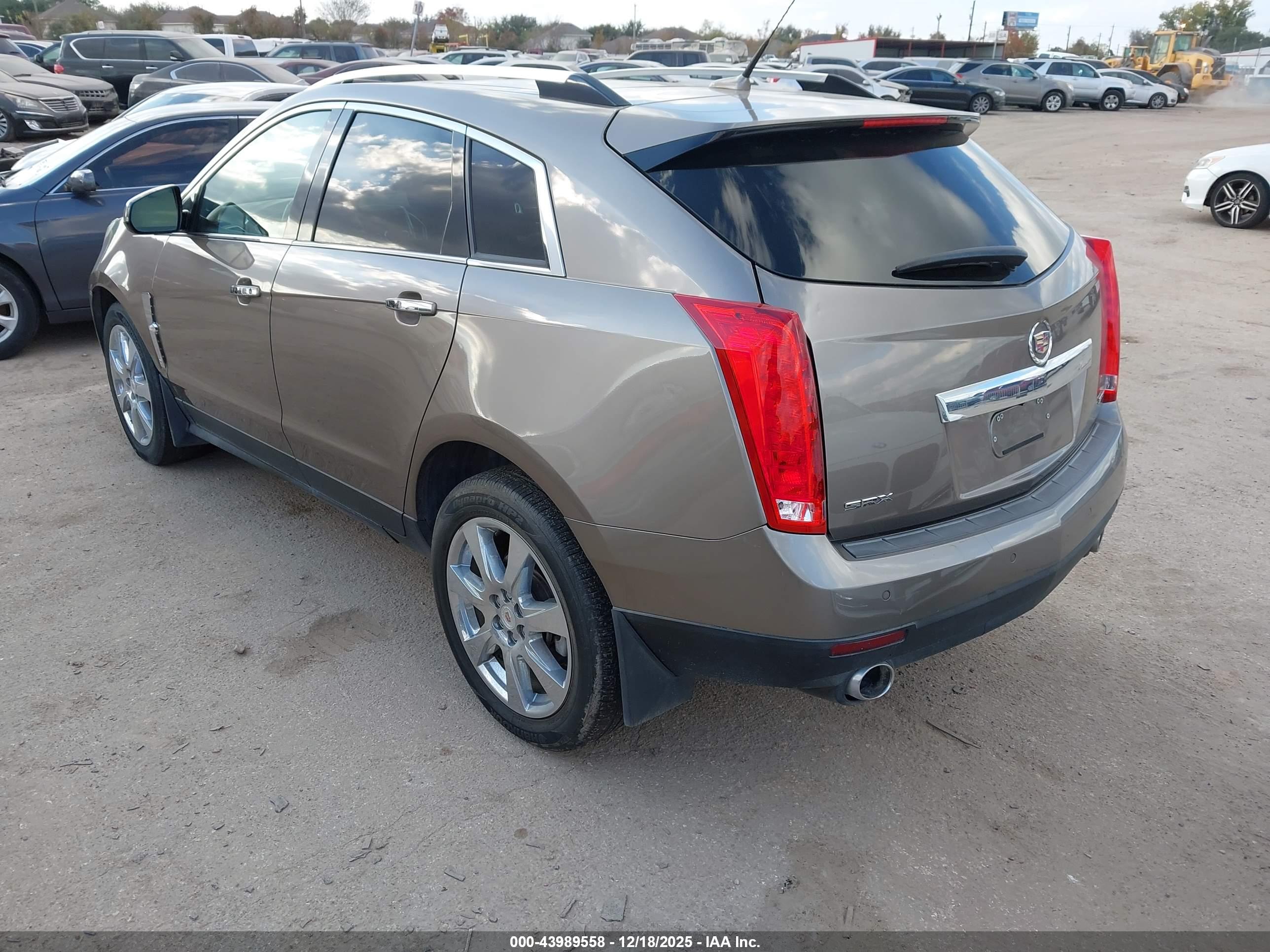 CADILLAC SRX image 3