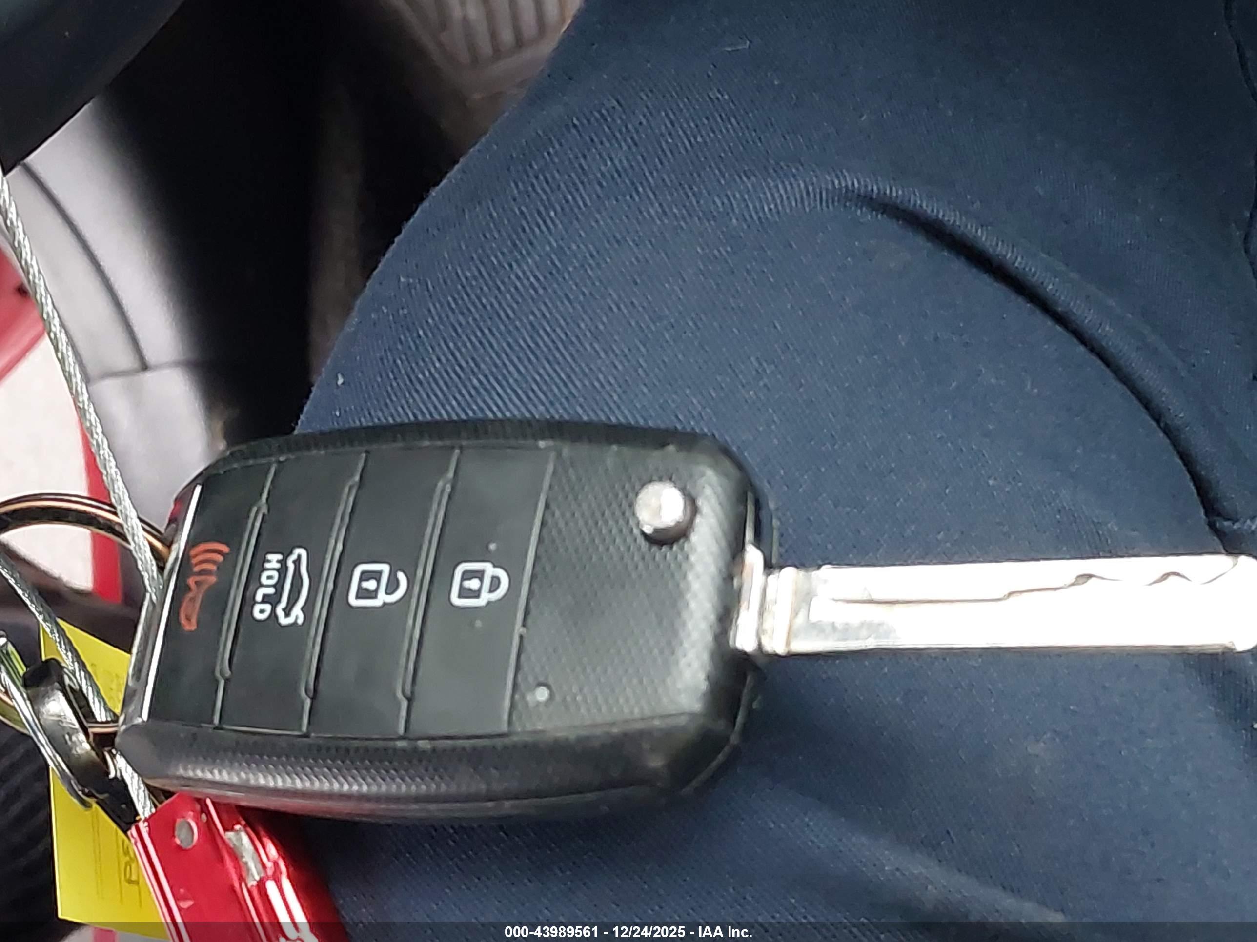 KIA RIO image 11