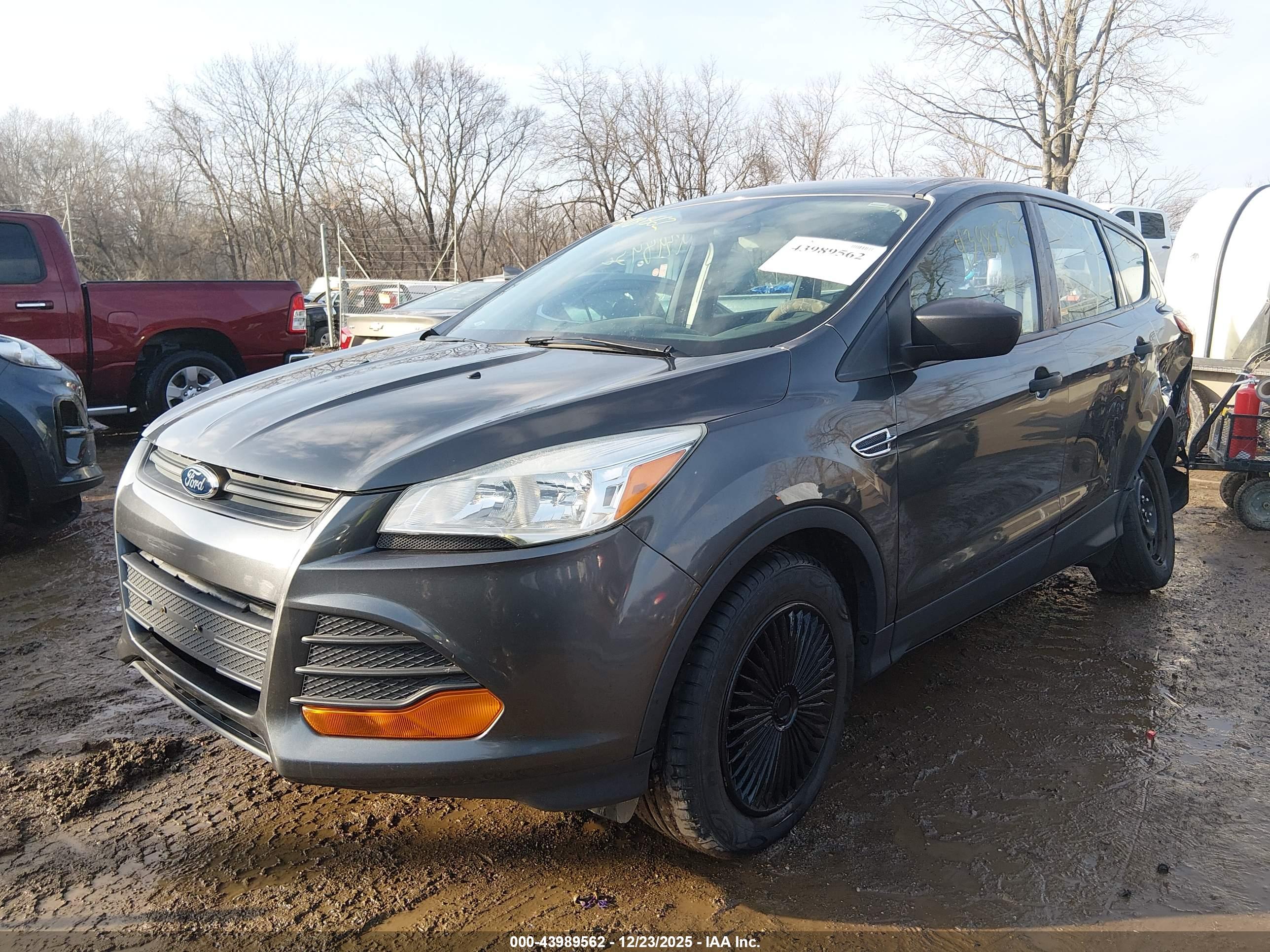 FORD ESCAPE image 2