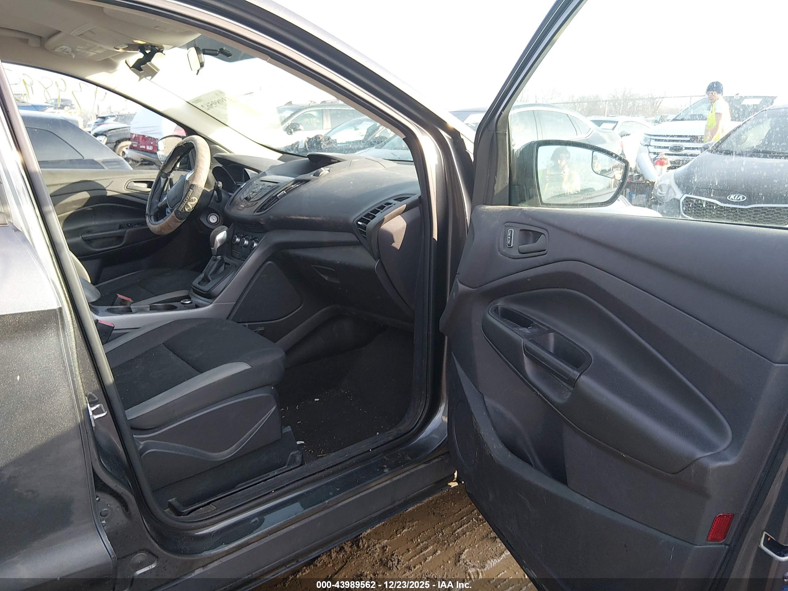 FORD ESCAPE image 5