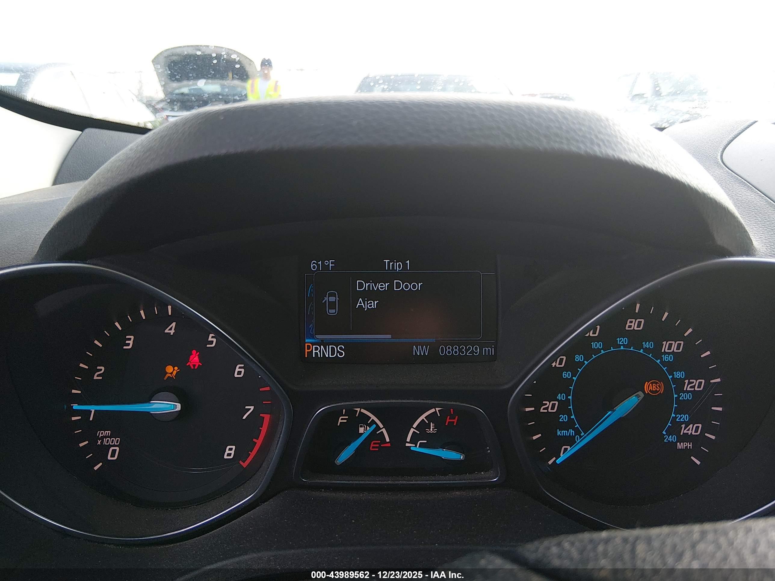 FORD ESCAPE image 7