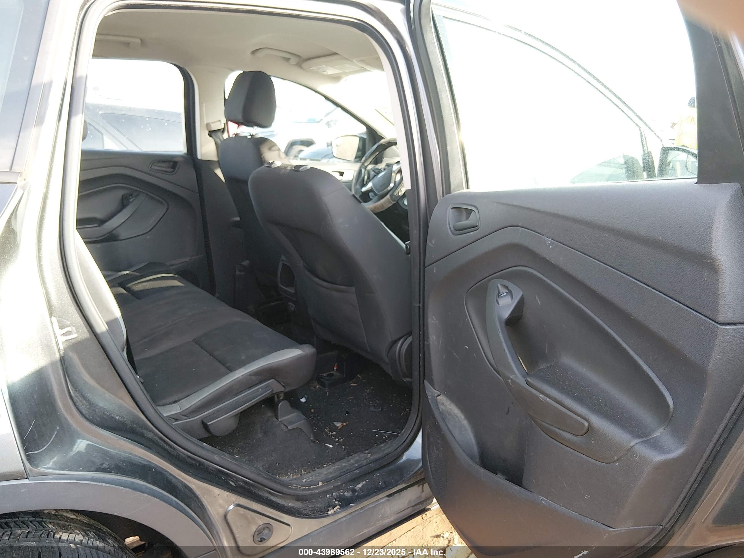 FORD ESCAPE image 8