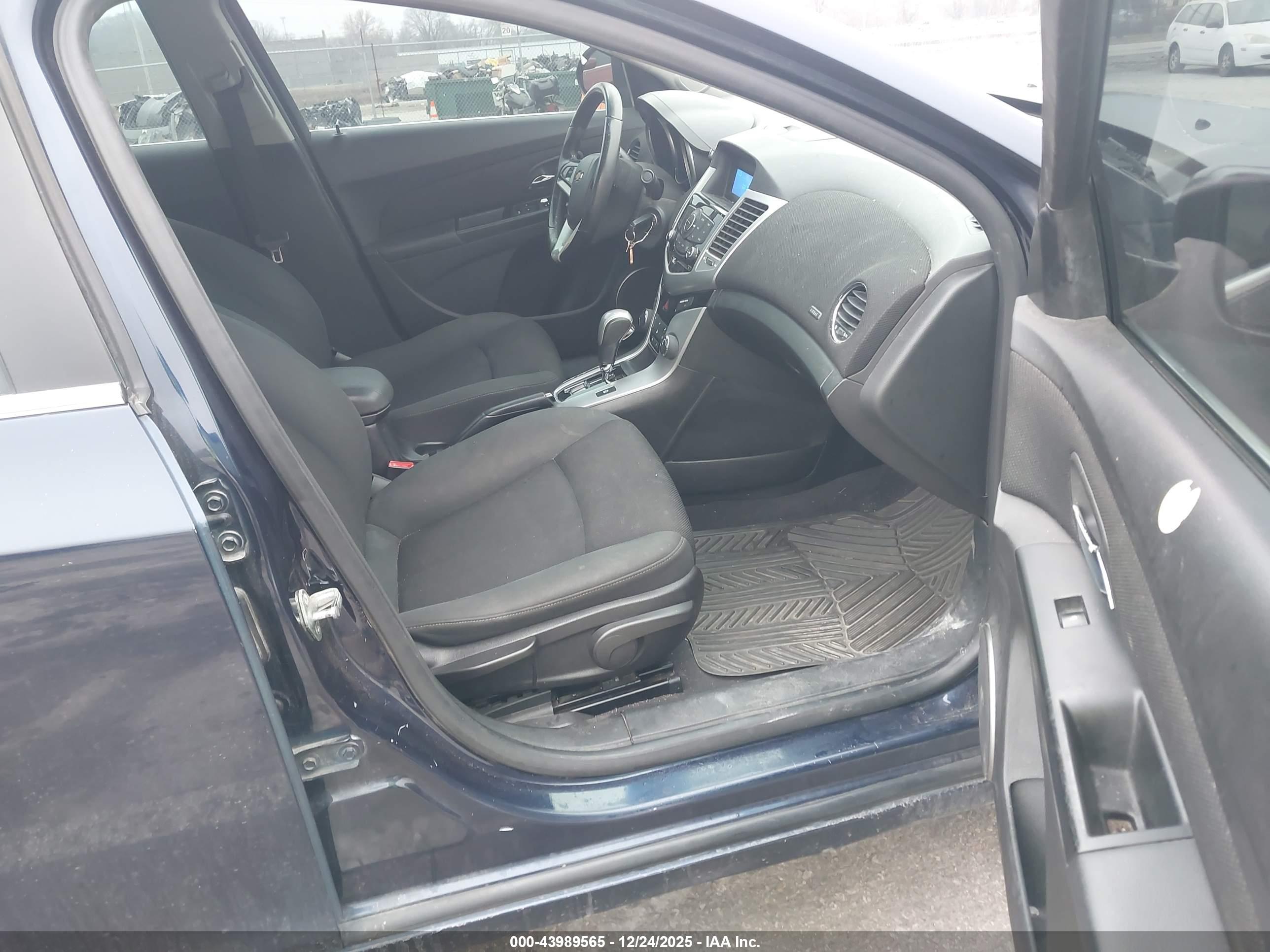 CHEVROLET CRUZE image 5