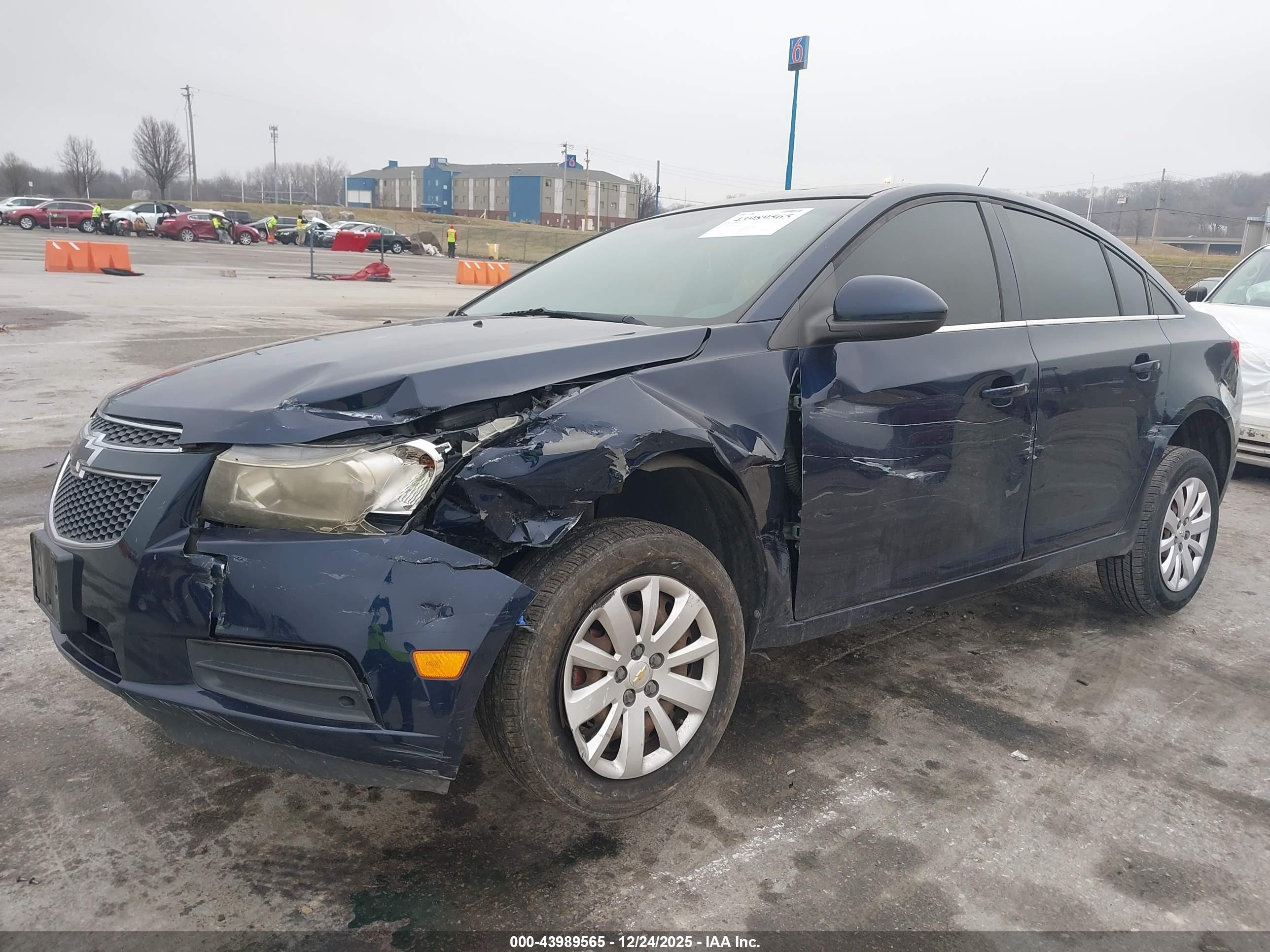 CHEVROLET CRUZE image 6