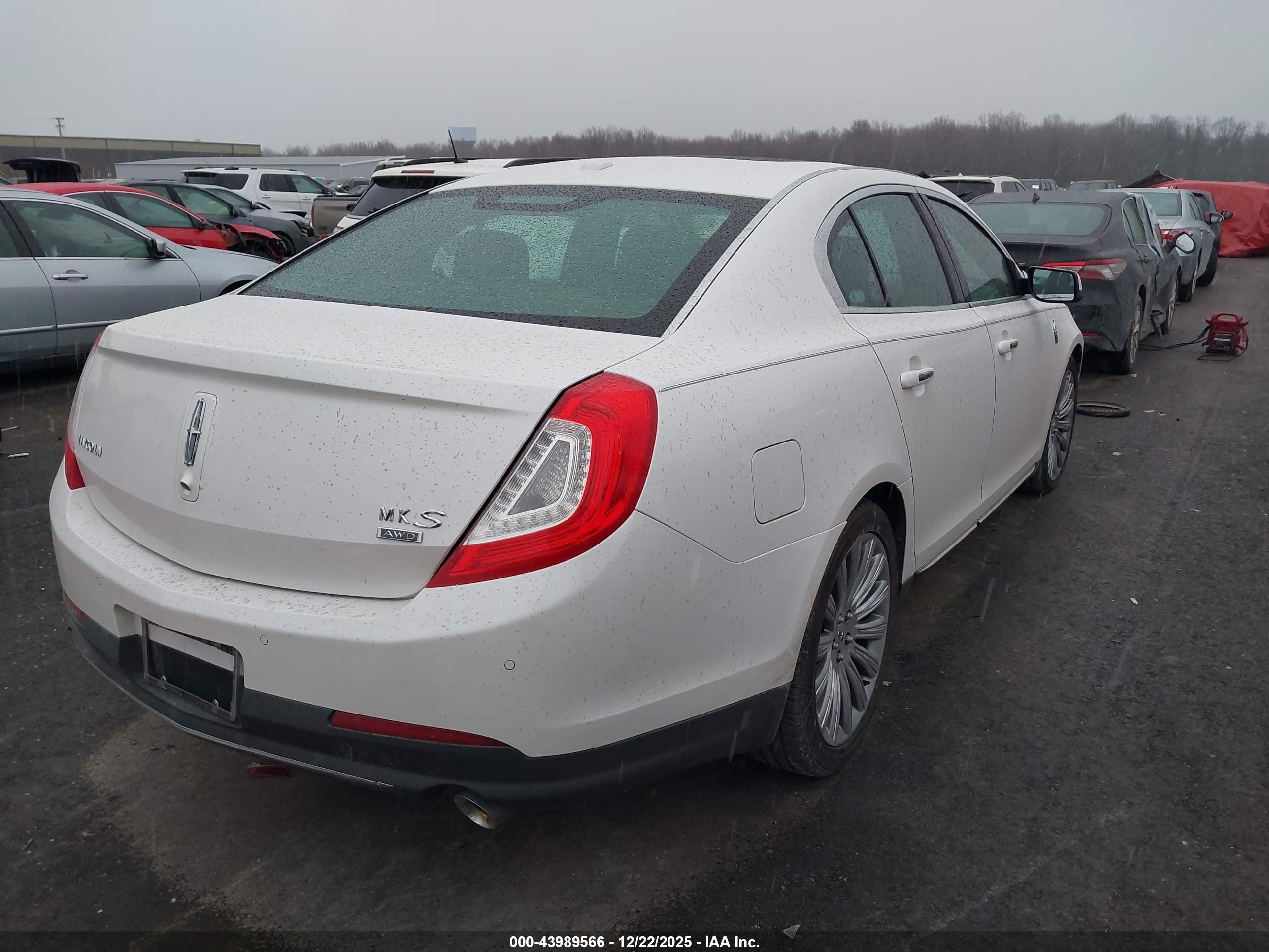 LINCOLN MKS image 4