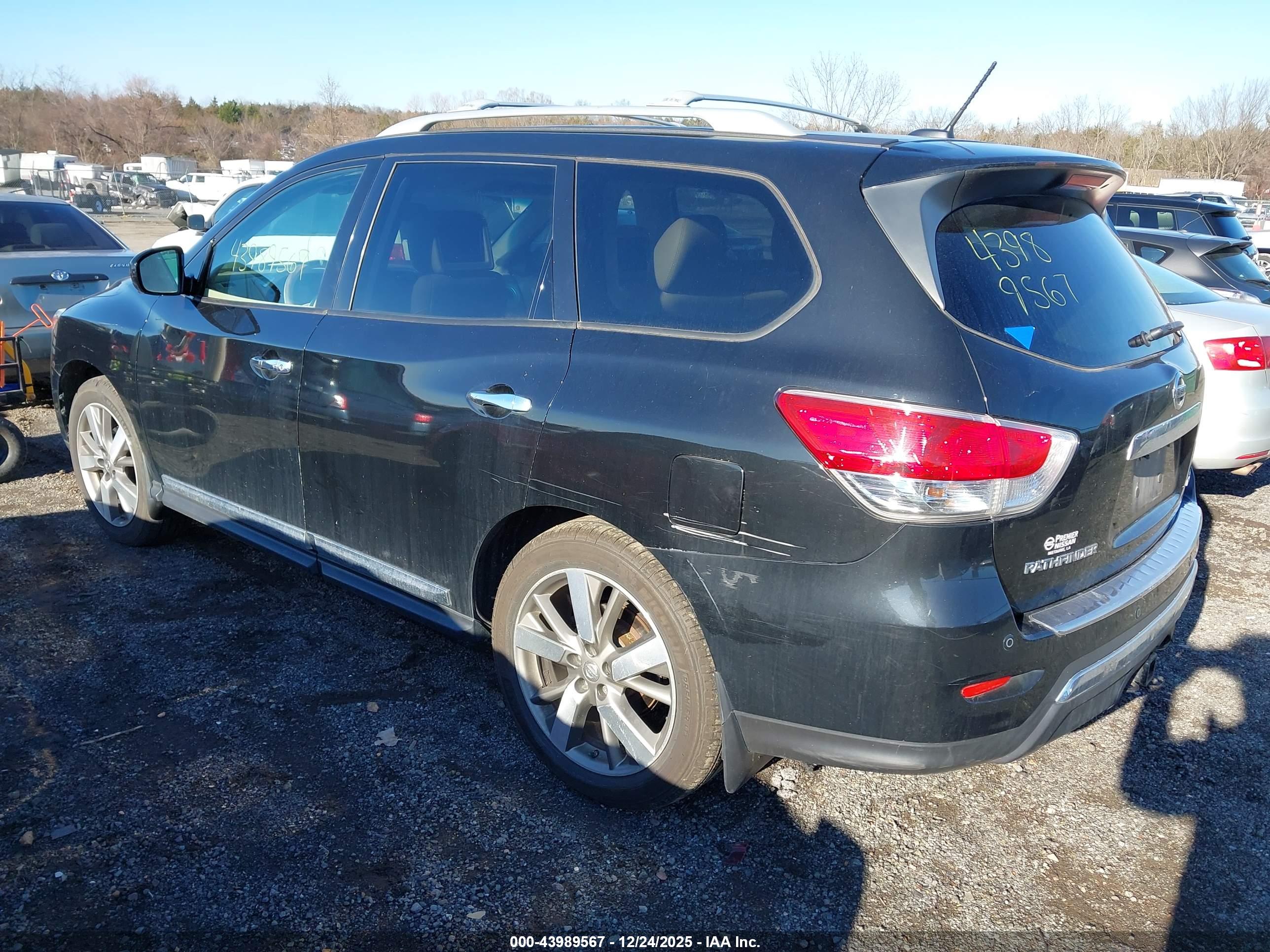 NISSAN PATHFINDER image 3