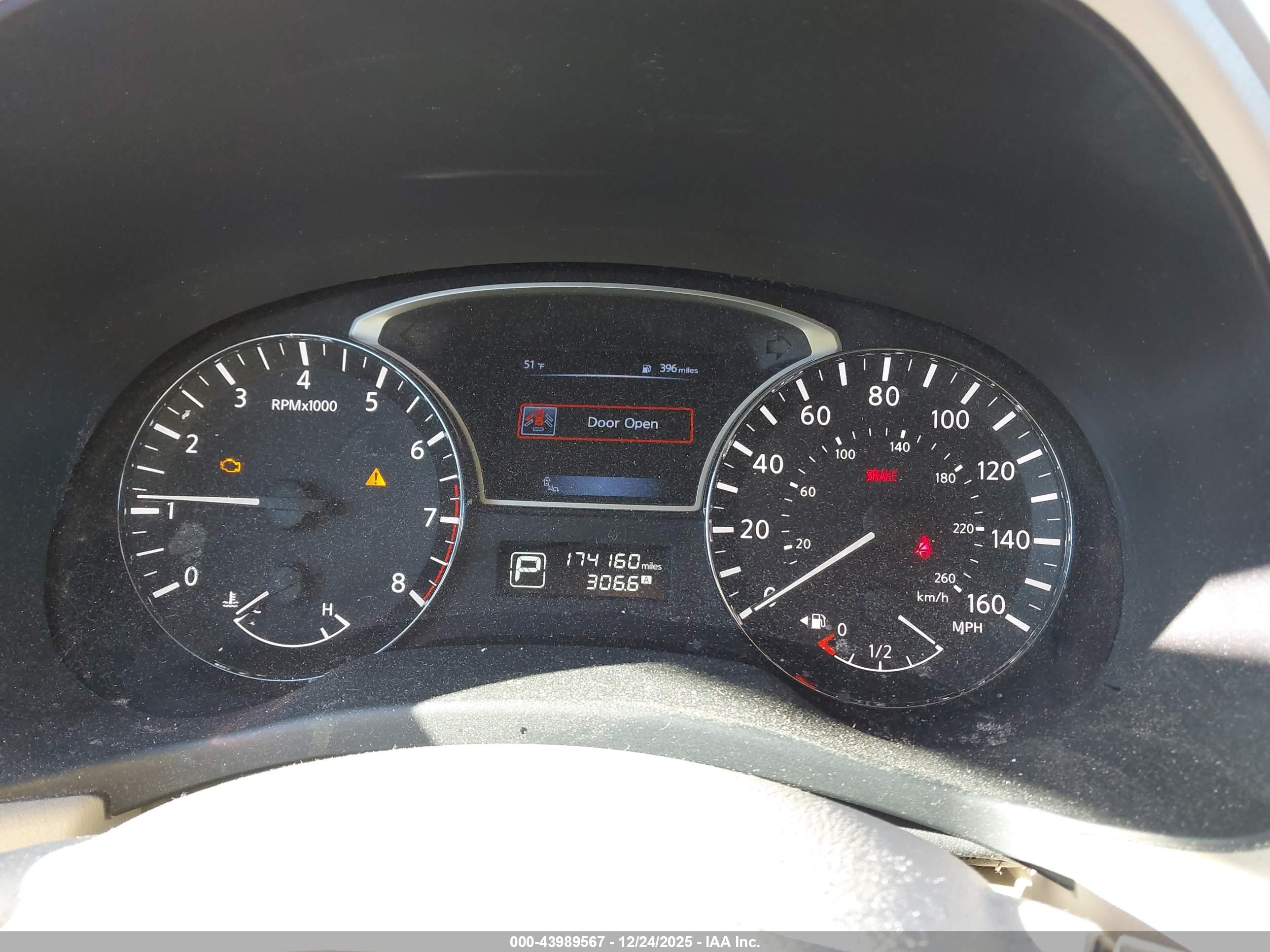 NISSAN PATHFINDER image 7