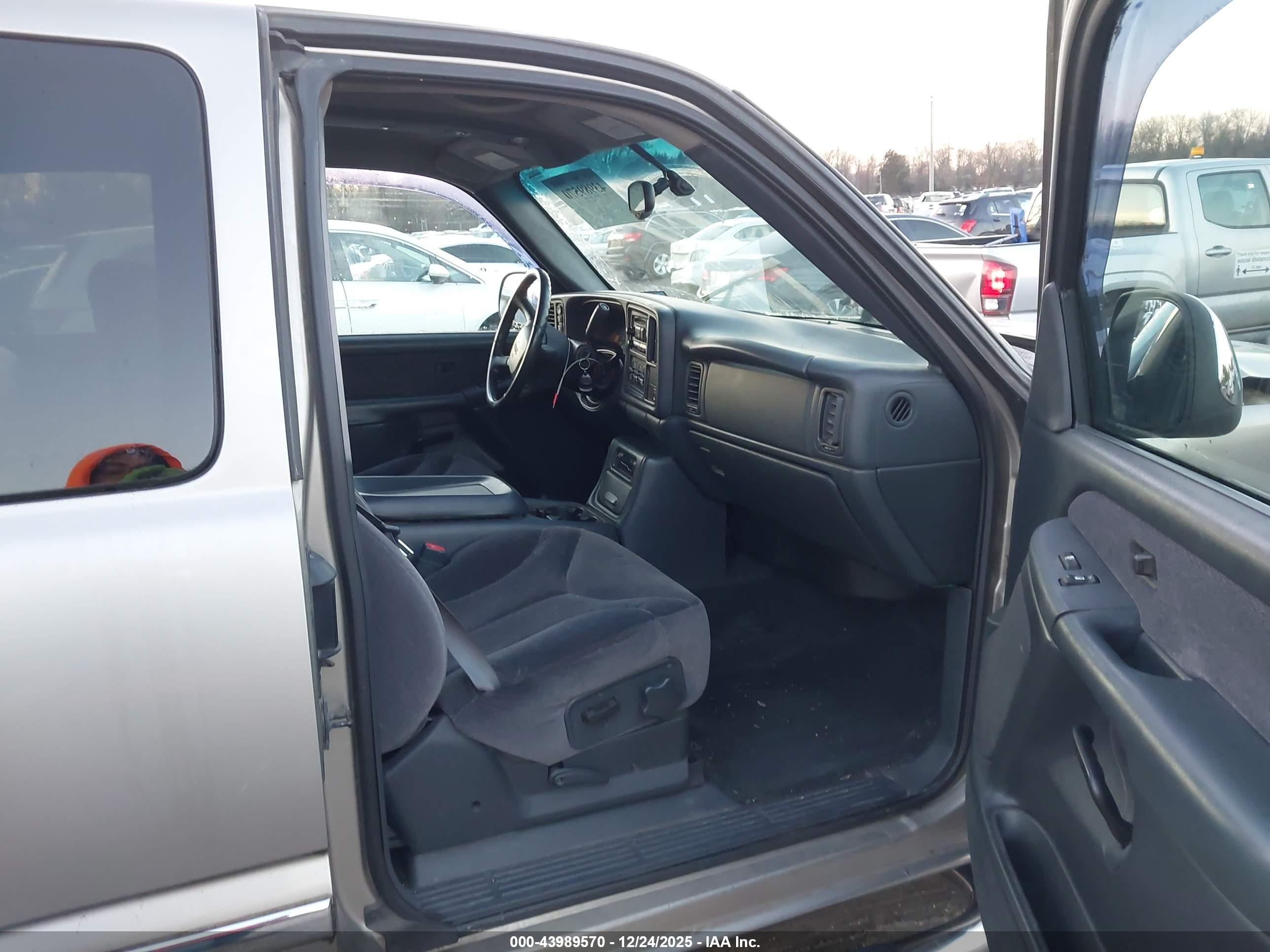 GMC SIERRA image 5