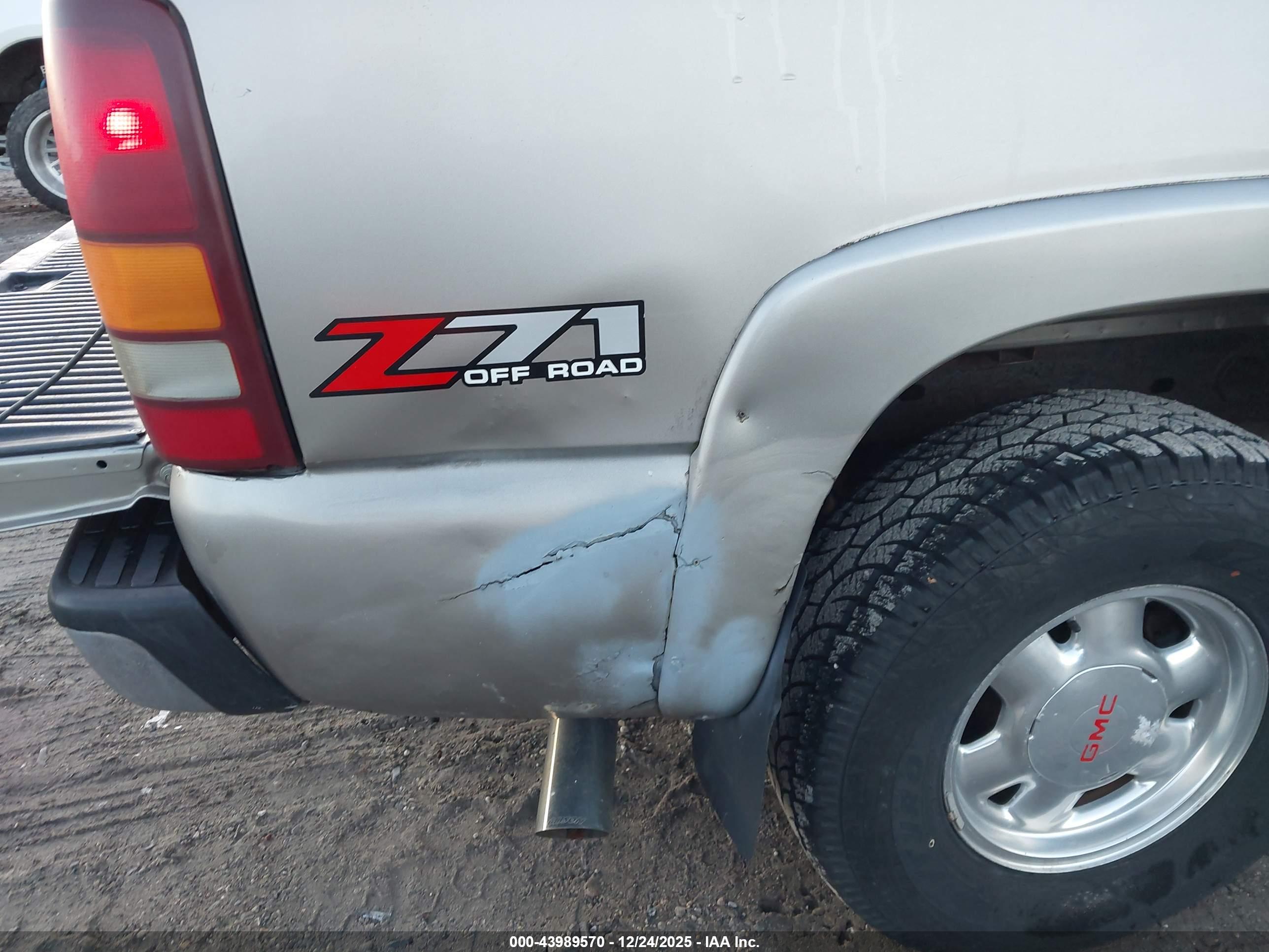 GMC SIERRA image 6