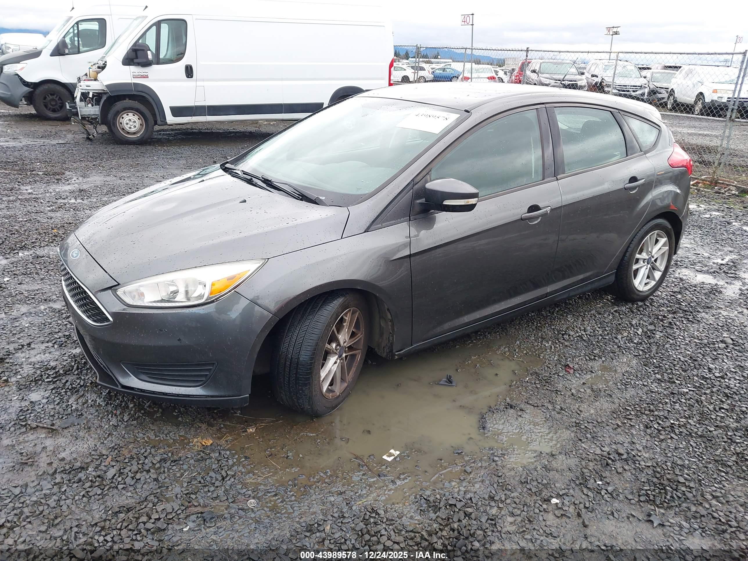 FORD FOCUS image 2