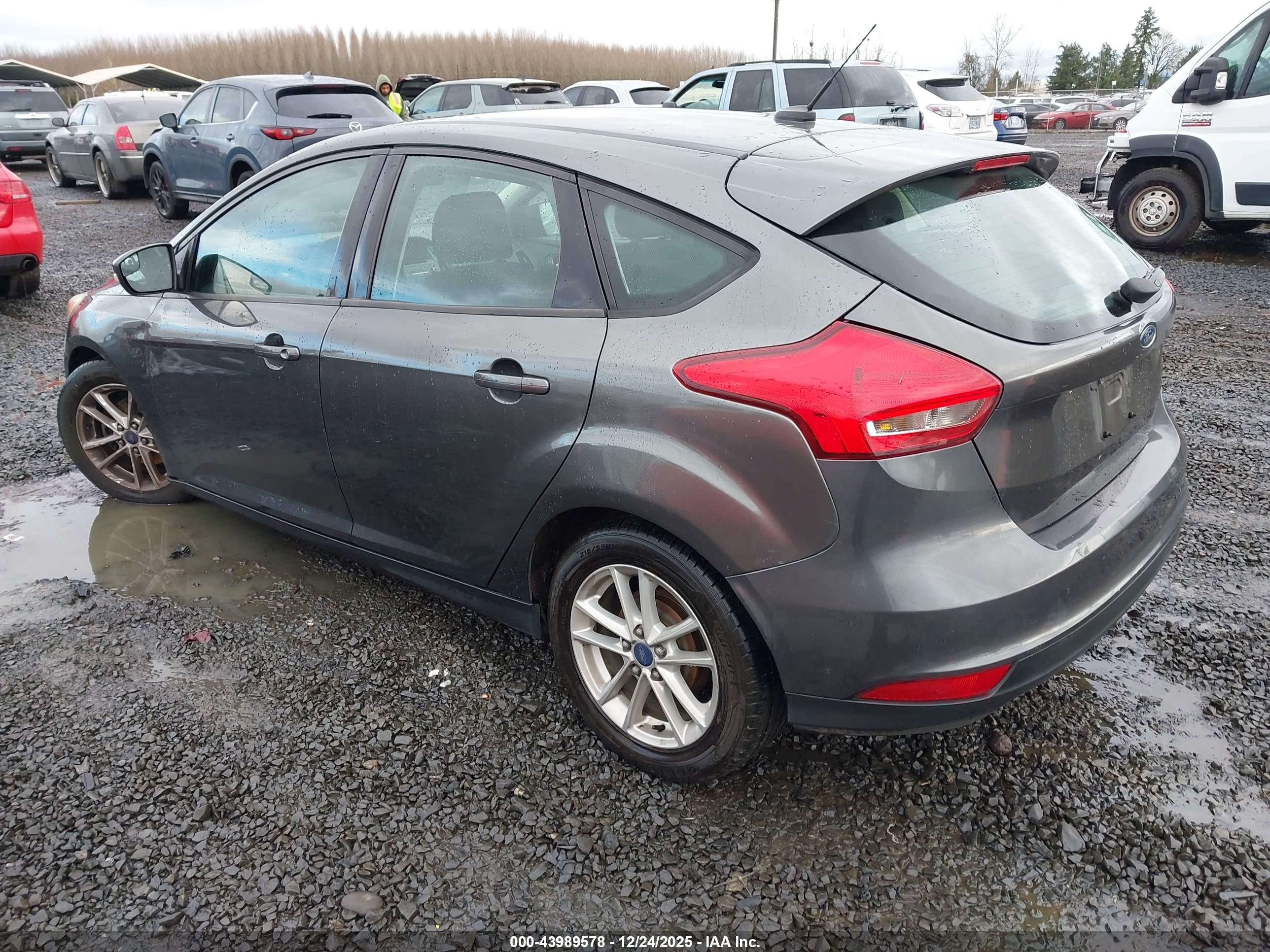 FORD FOCUS image 3