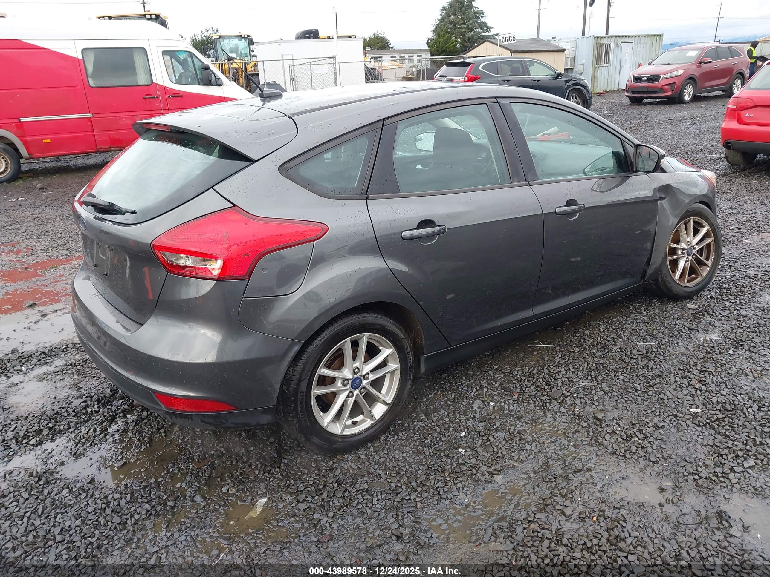 FORD FOCUS image 4