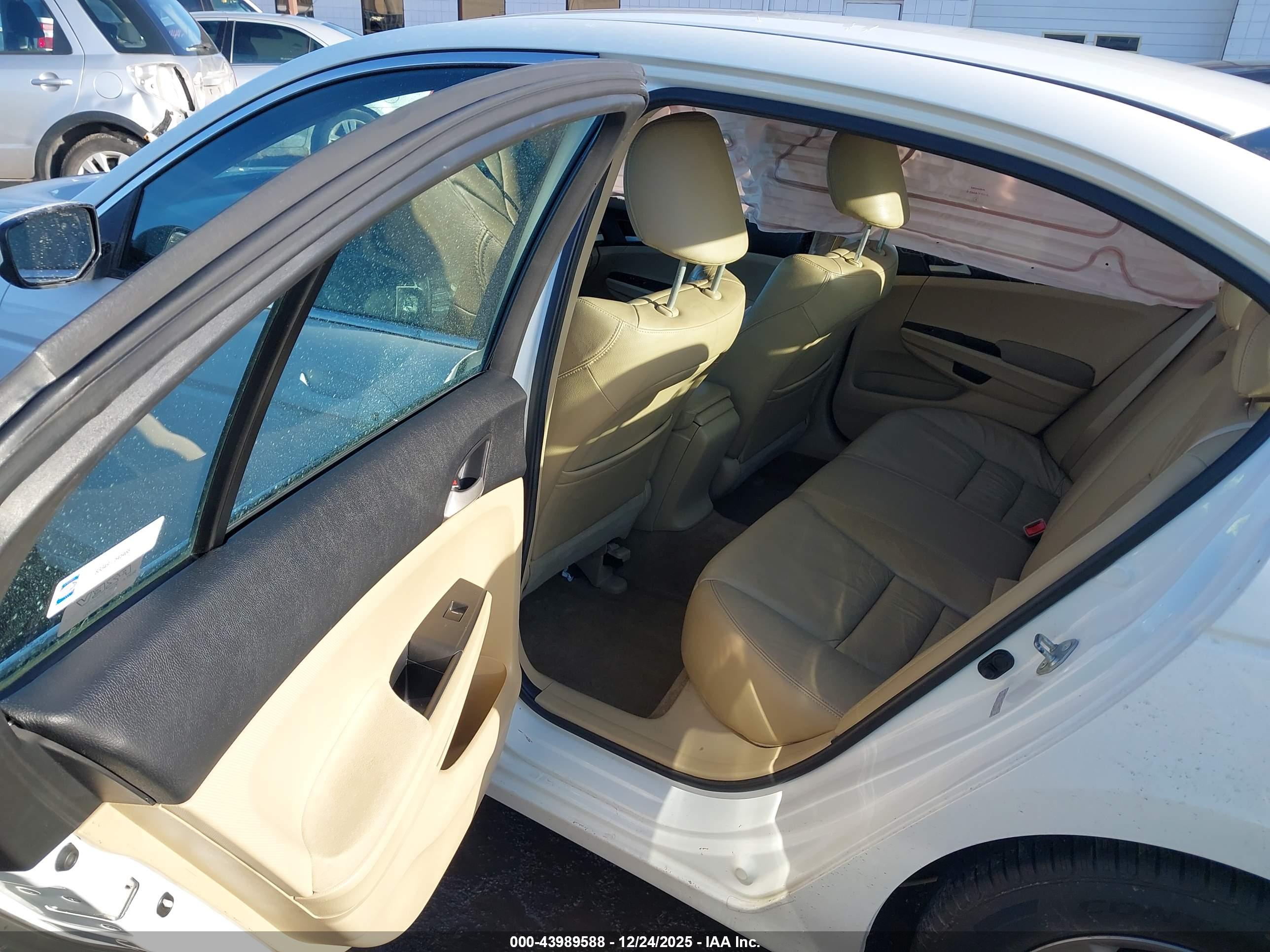 HONDA ACCORD image 8