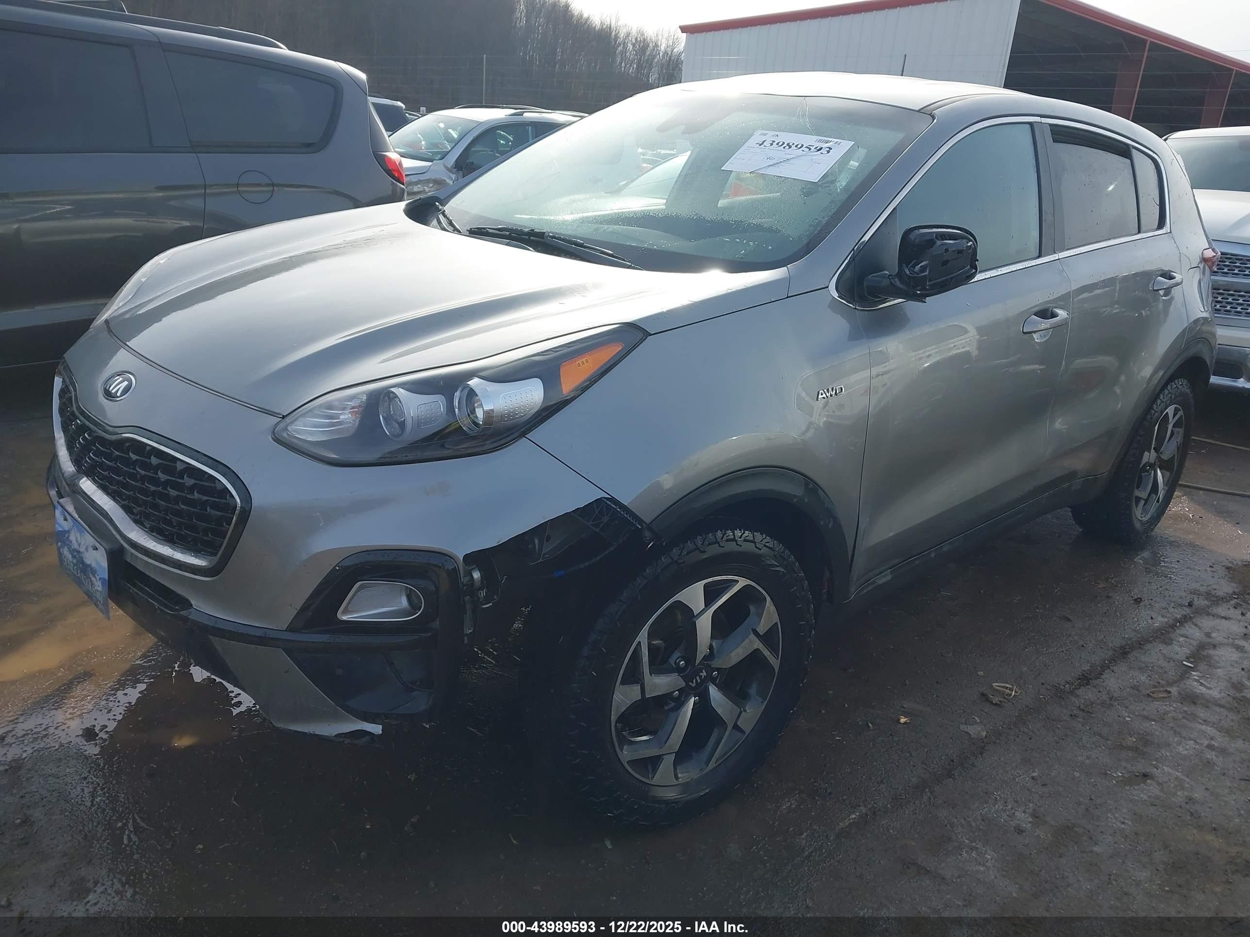 KIA SPORTAGE image 2