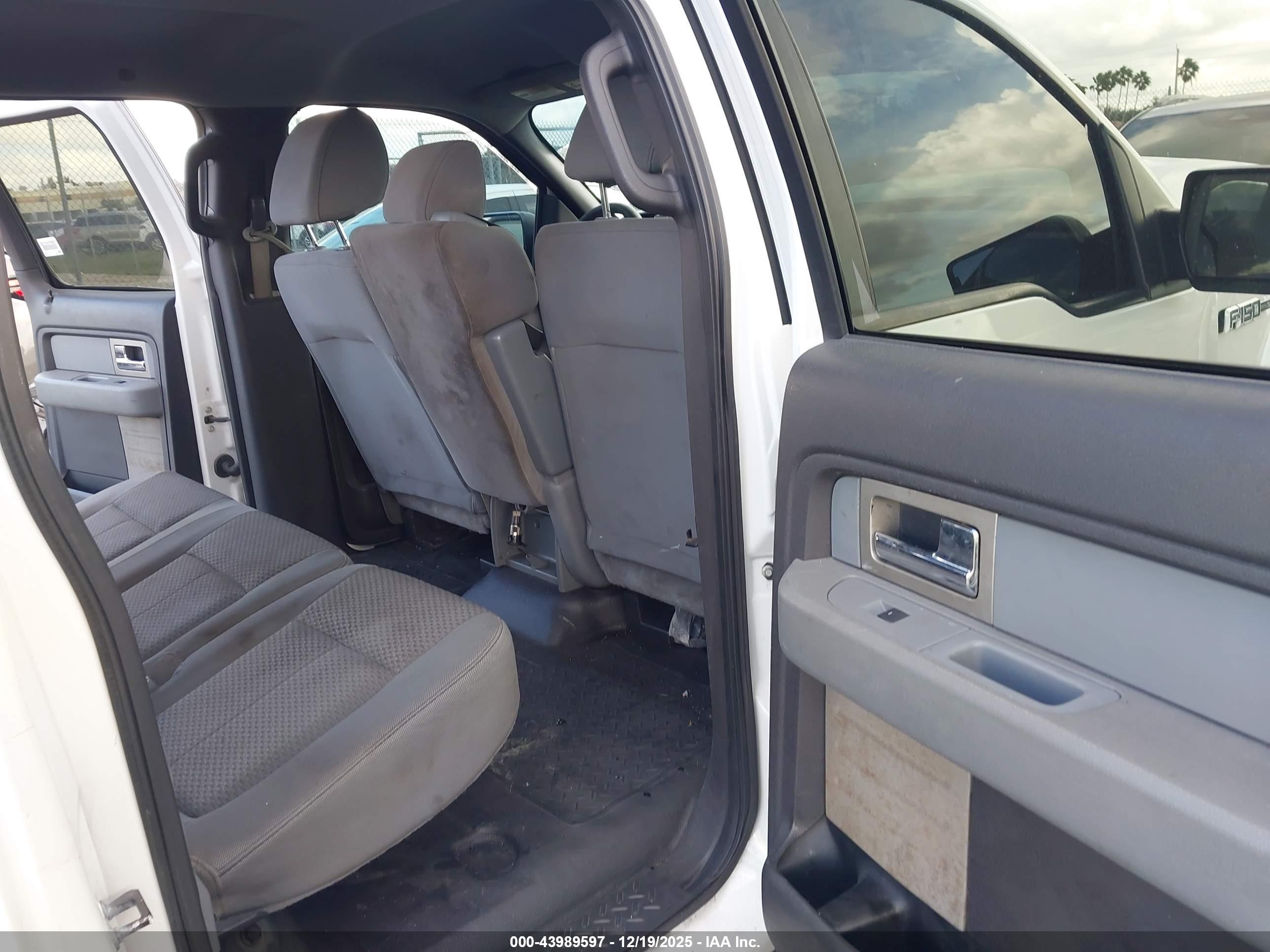 FORD F-150 image 8