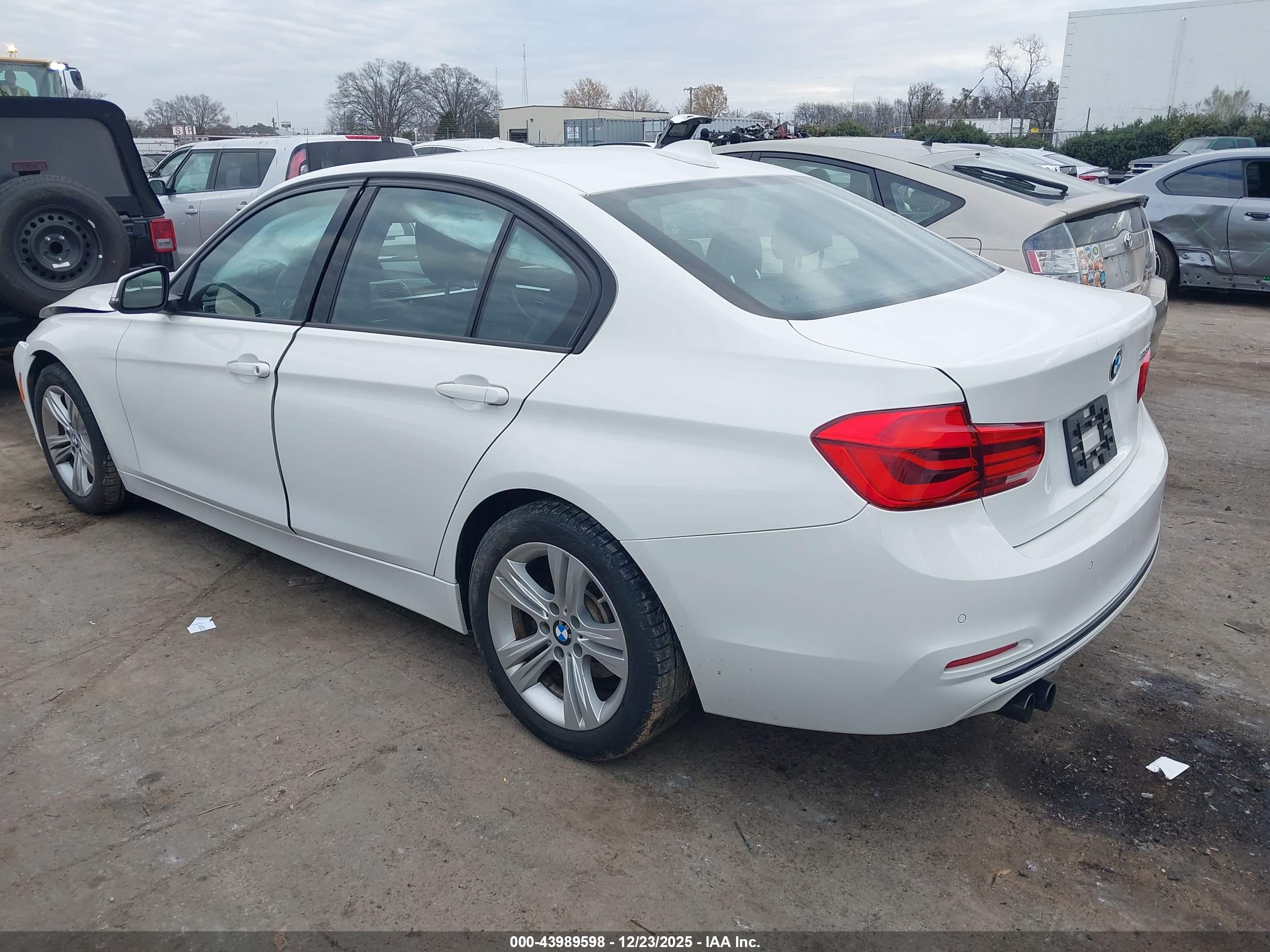 BMW 328I image 3