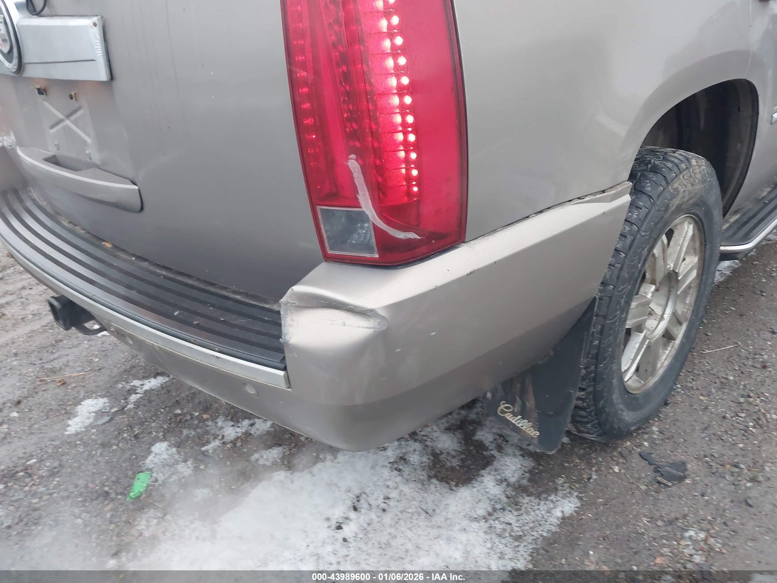 CADILLAC ESCALADE image 6
