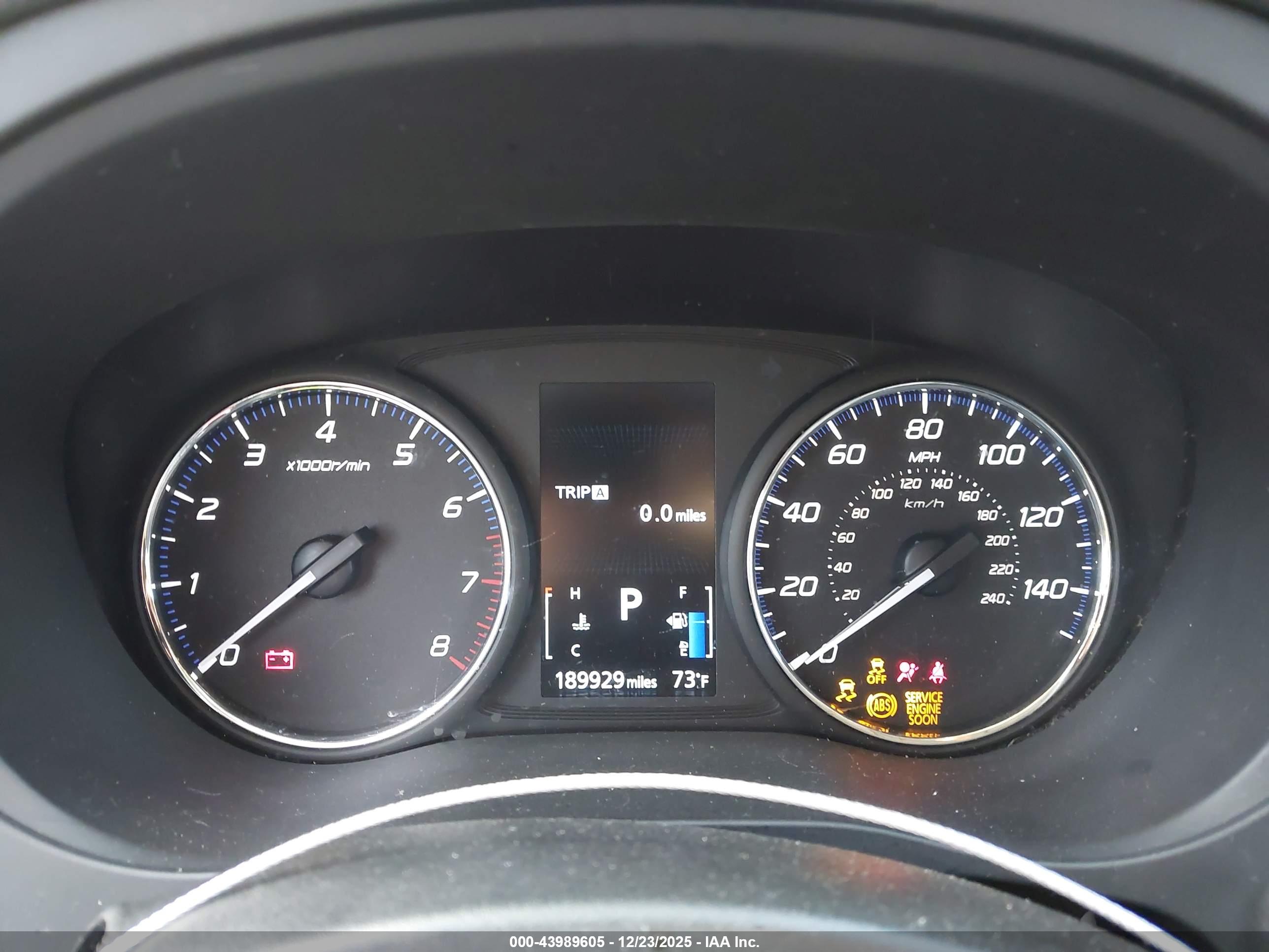 MITSUBISHI OUTLANDER image 7