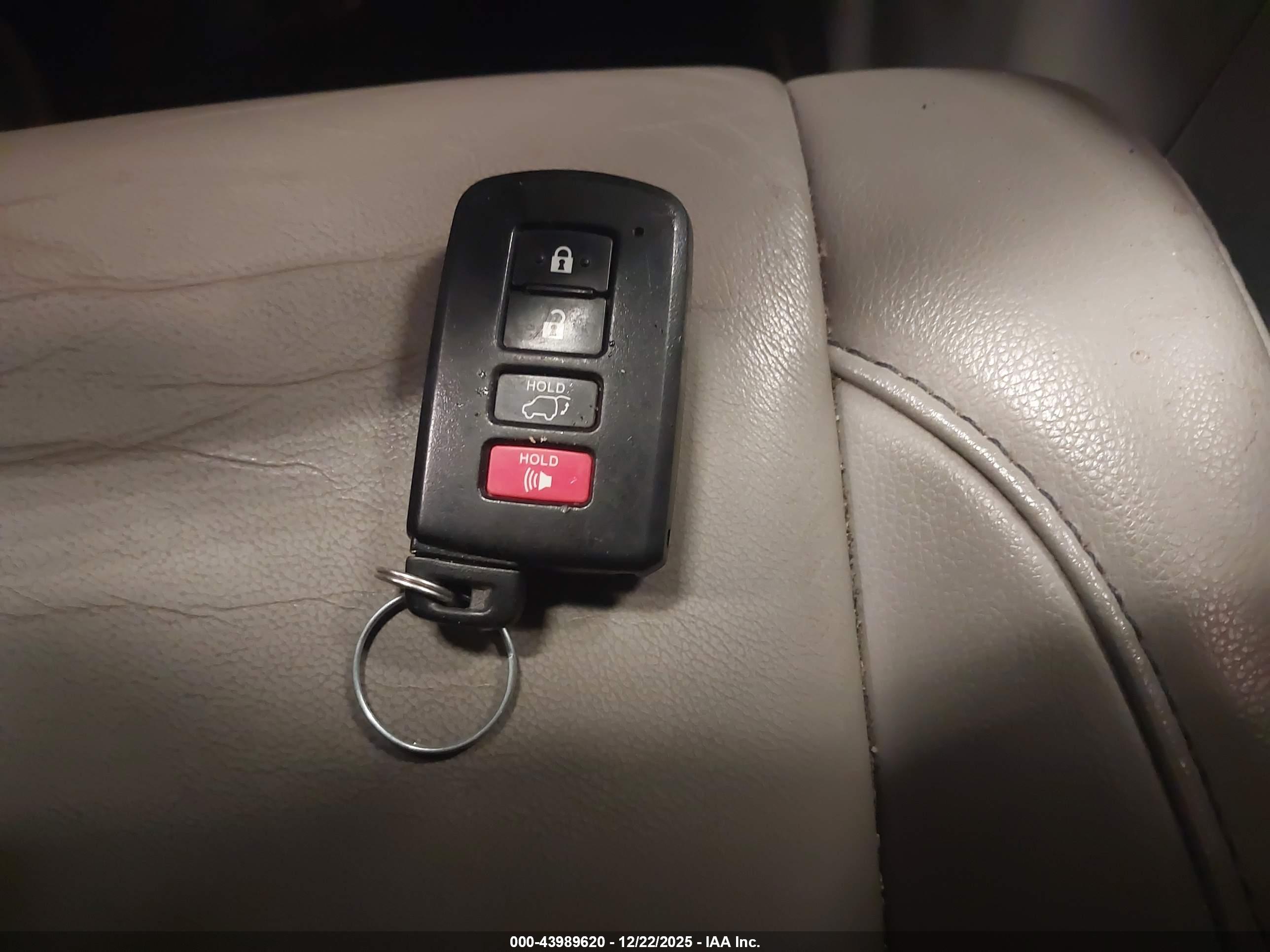 TOYOTA HIGHLANDER image 11
