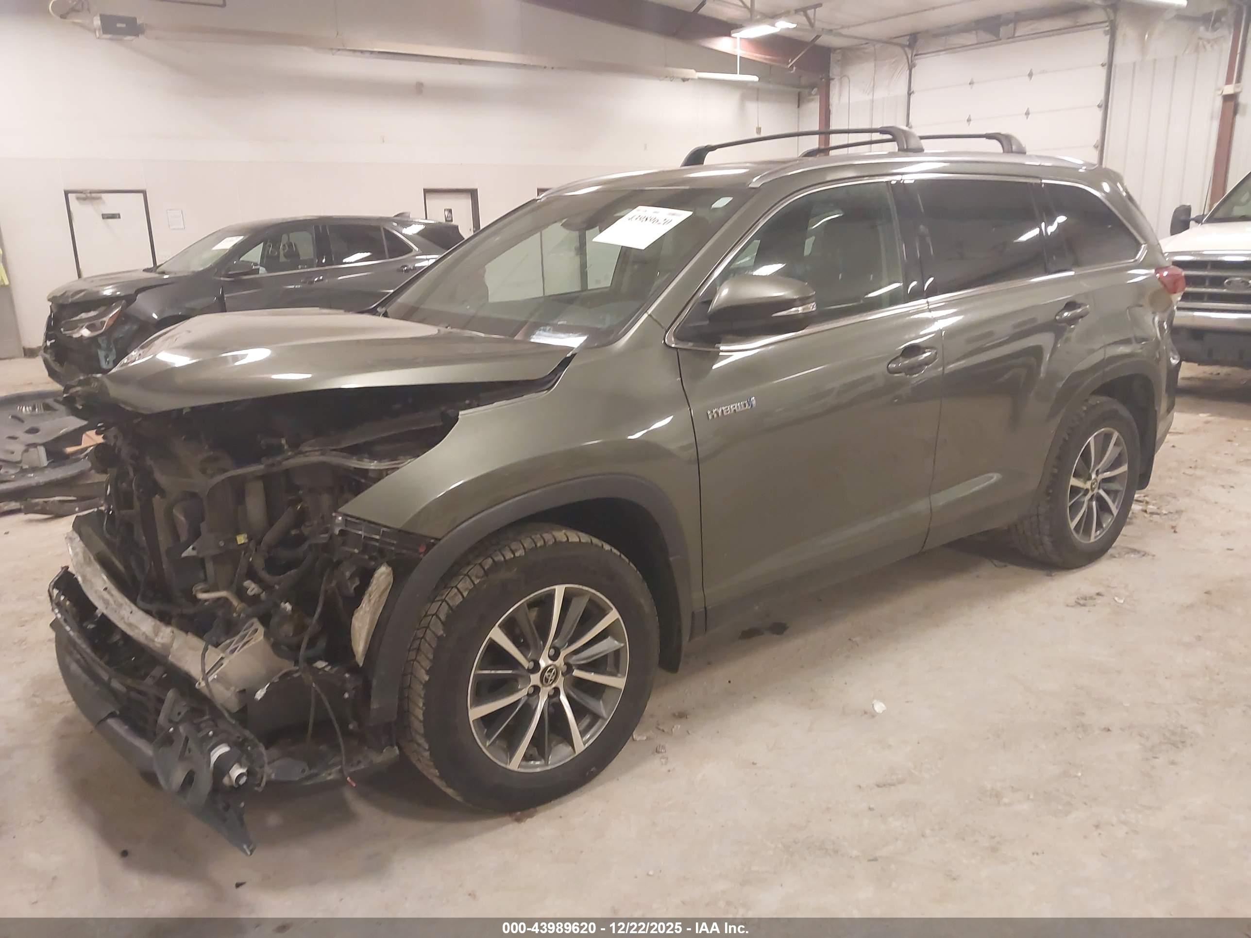 TOYOTA HIGHLANDER image 2