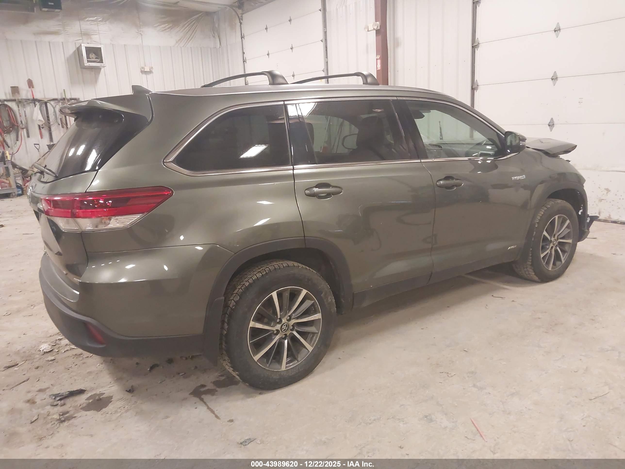 TOYOTA HIGHLANDER image 4