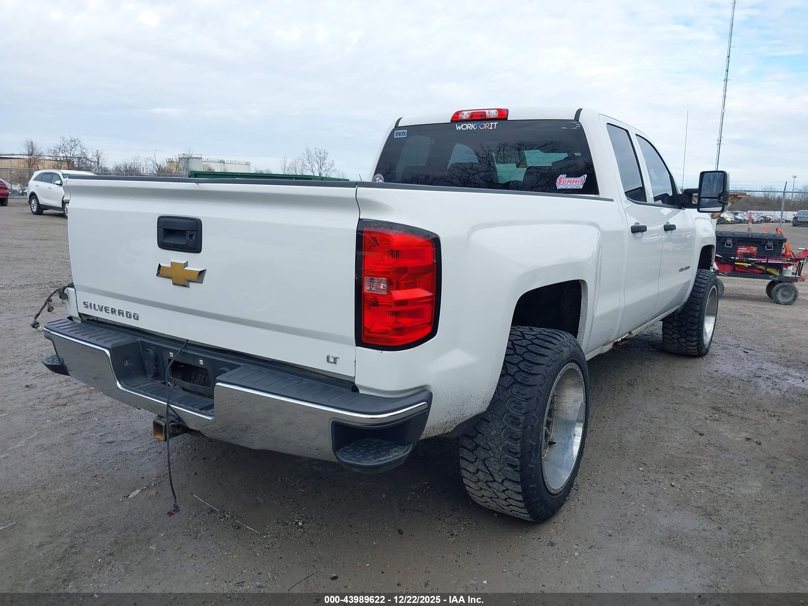 CHEVROLET SILVERADO image 4