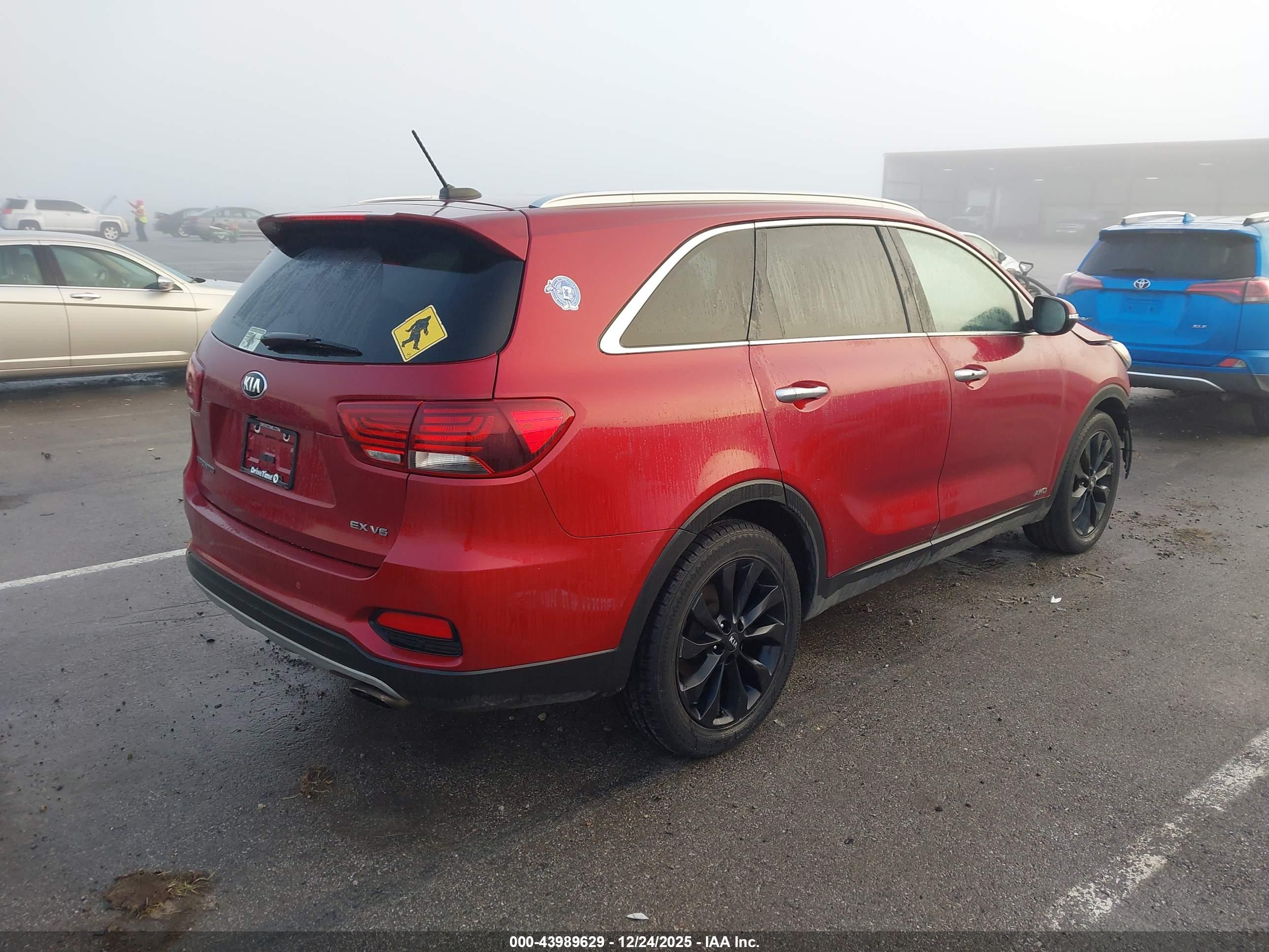 KIA SORENTO image 4