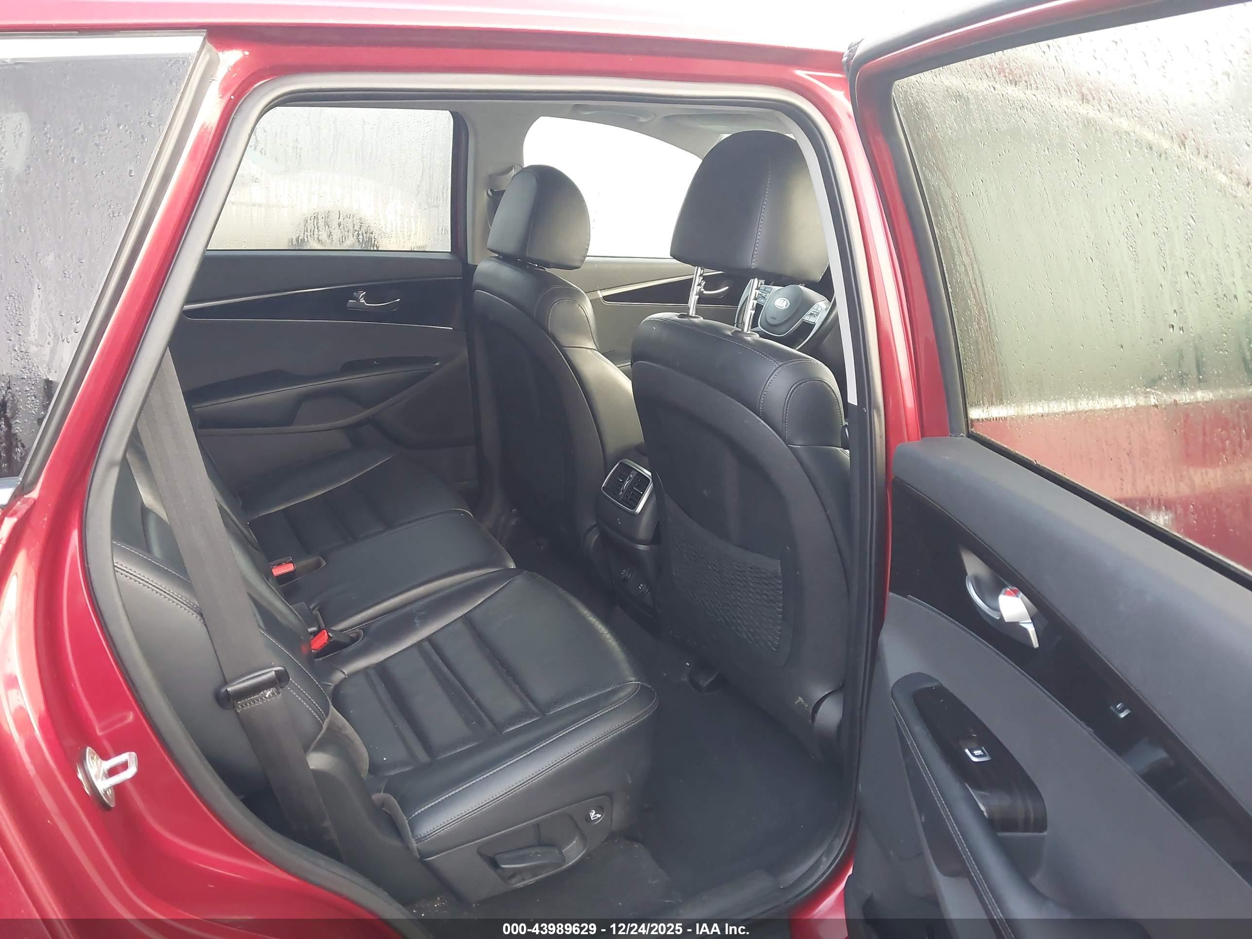 KIA SORENTO image 8