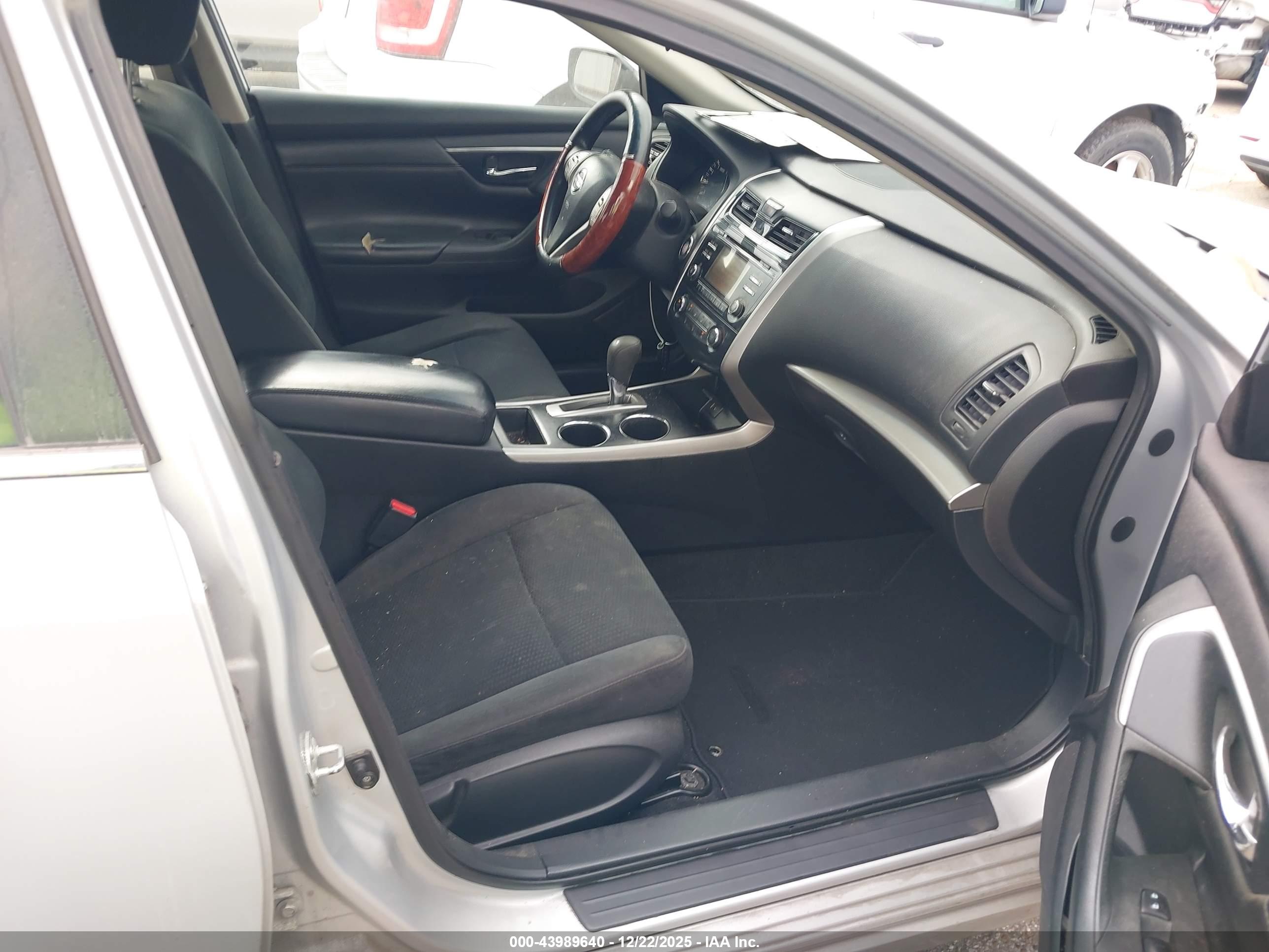 NISSAN ALTIMA image 5