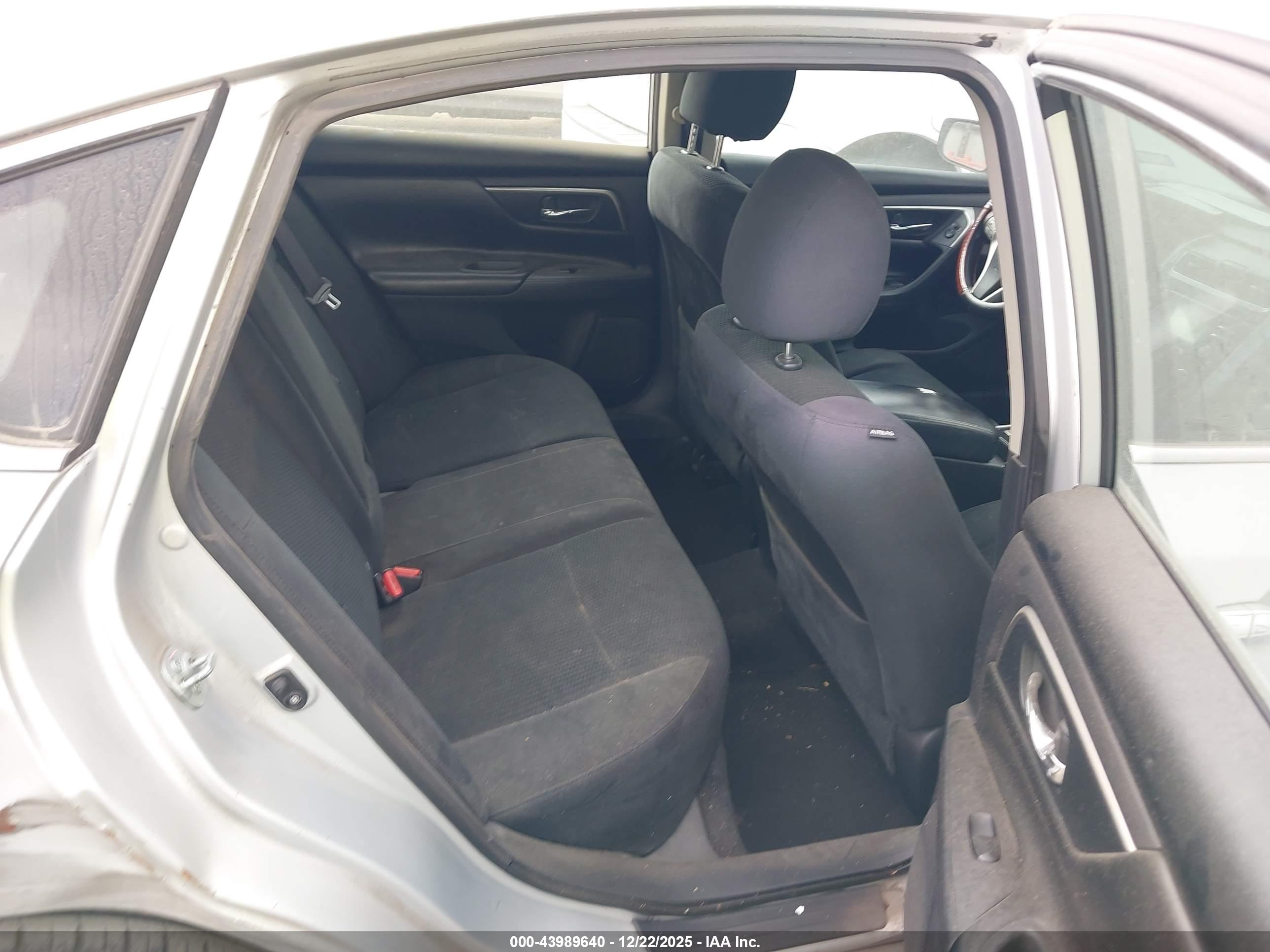 NISSAN ALTIMA image 8